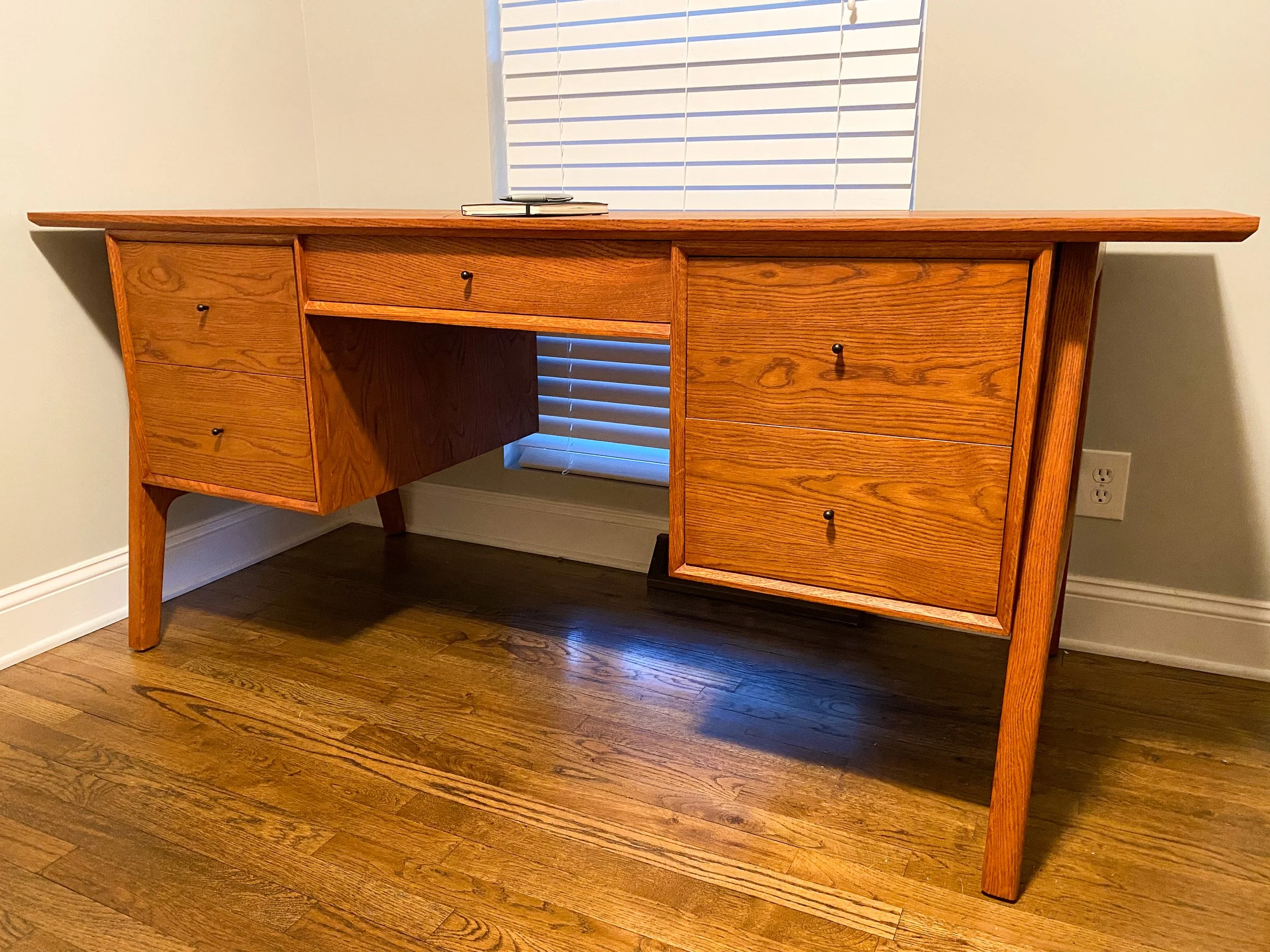Brendan Executive Desk
