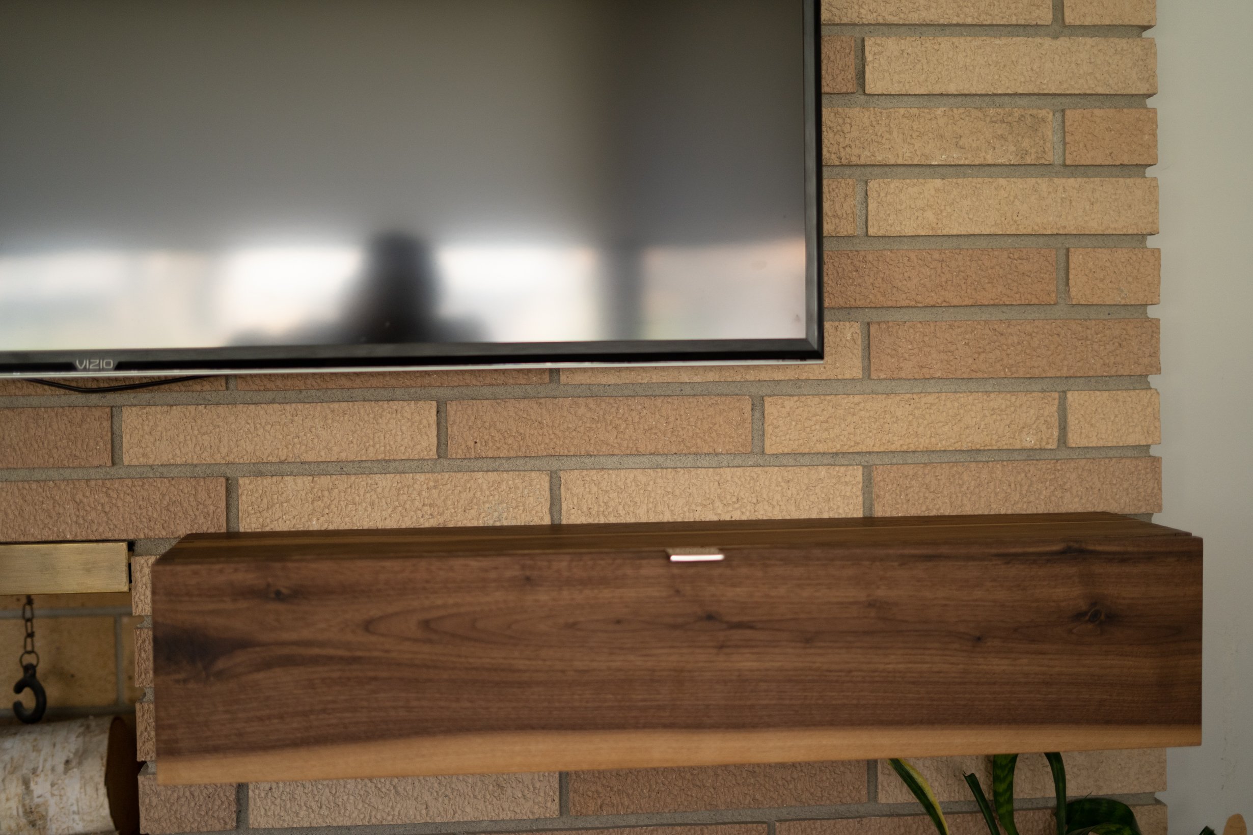 Background Mike-21.jpg