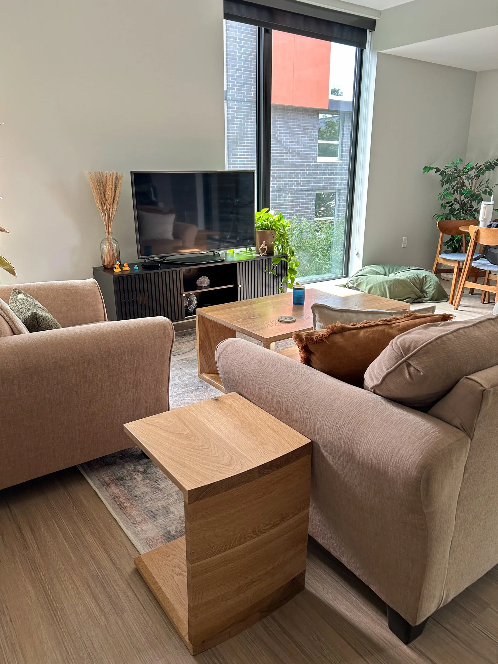 Background Mike-27.jpg