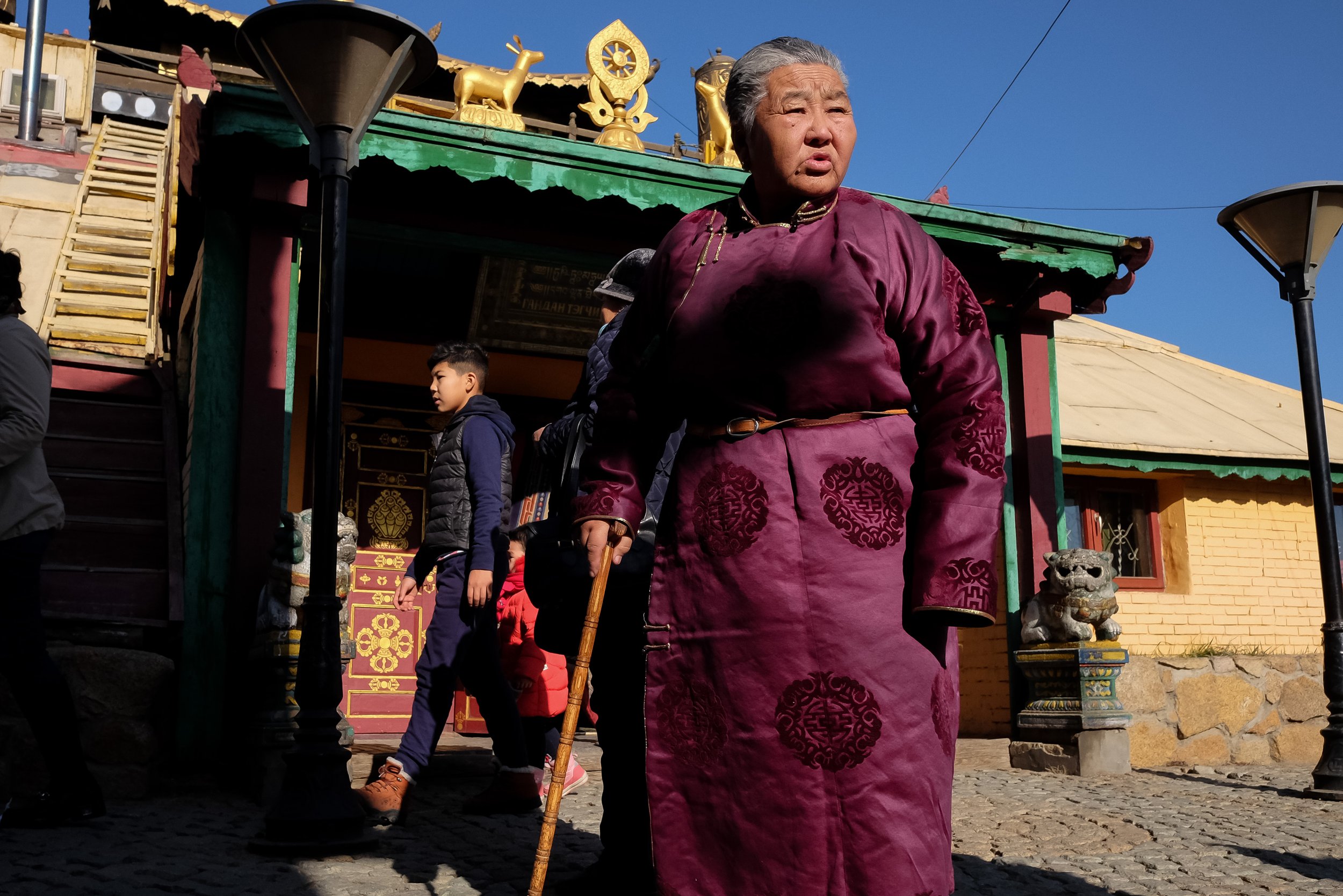 HG09 | woman in purple robe | mongolia | 2017