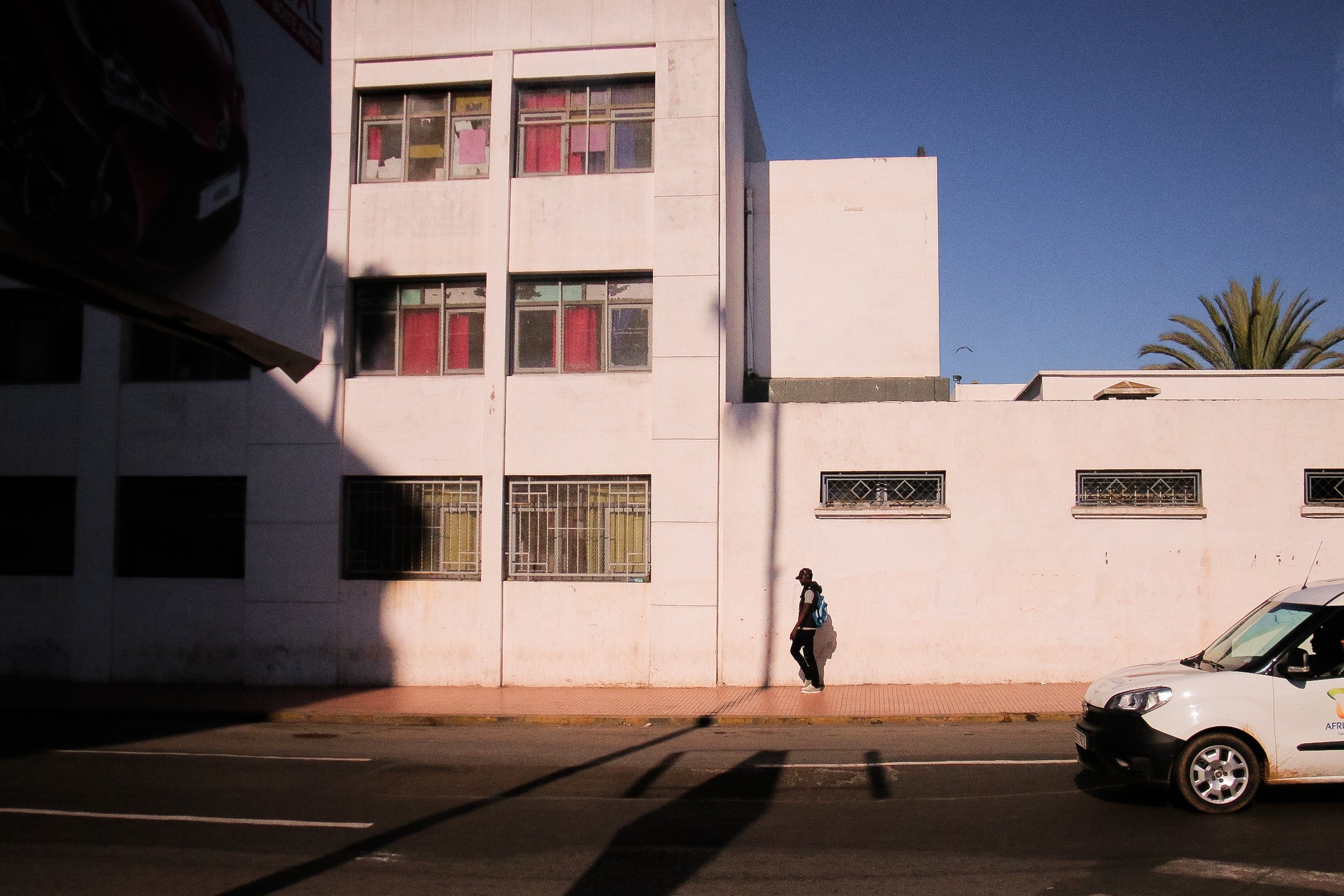 HG06 | figure on the pavement | morocco | 2018
