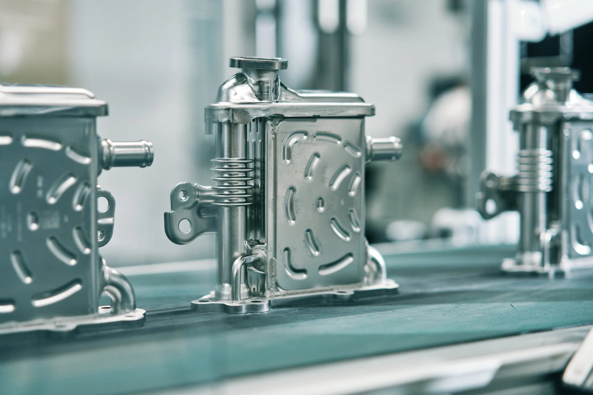 Edelstahl-Wärmeübertrager von Thermagenix in der Serienfertigung für Automotive-Thermomanagement