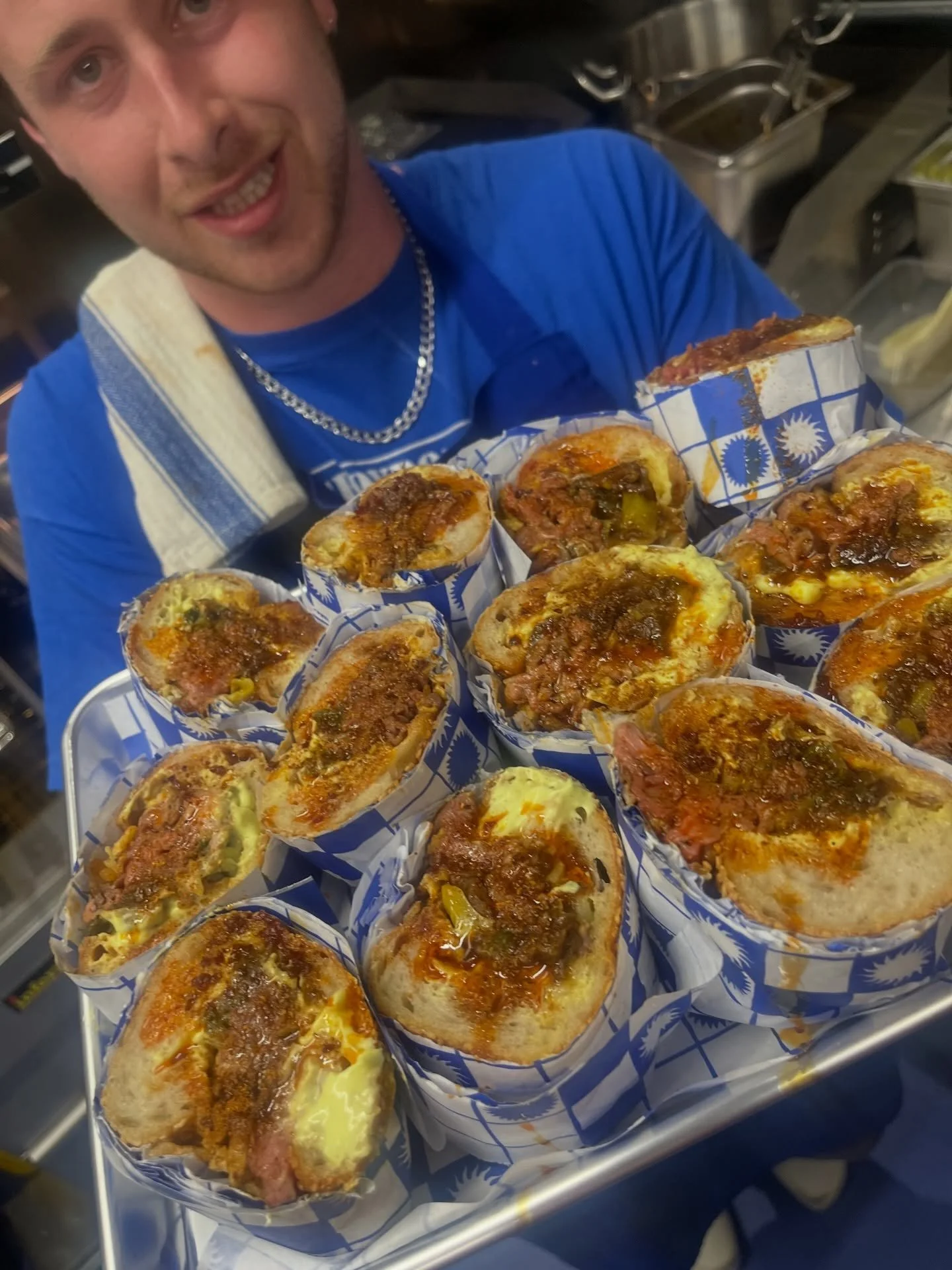 The &lsquo;A1&rsquo; BEEF DIP! 
Already a Deptford institution!

Only available Fri/Sat/Sun at MONDO TO GO in @deptfordmktyard 

Imagineered by bossman @o.roche 

Rare roast beef dipped into master stock
Beef shin and onion jam
Aioli
Provolone cheese