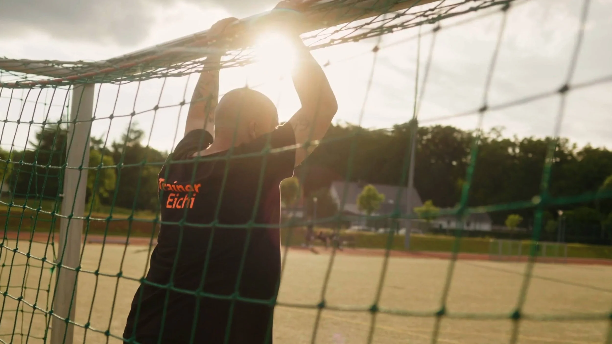 Im Osten was Neues / Changing Sides | Cinema Documentary