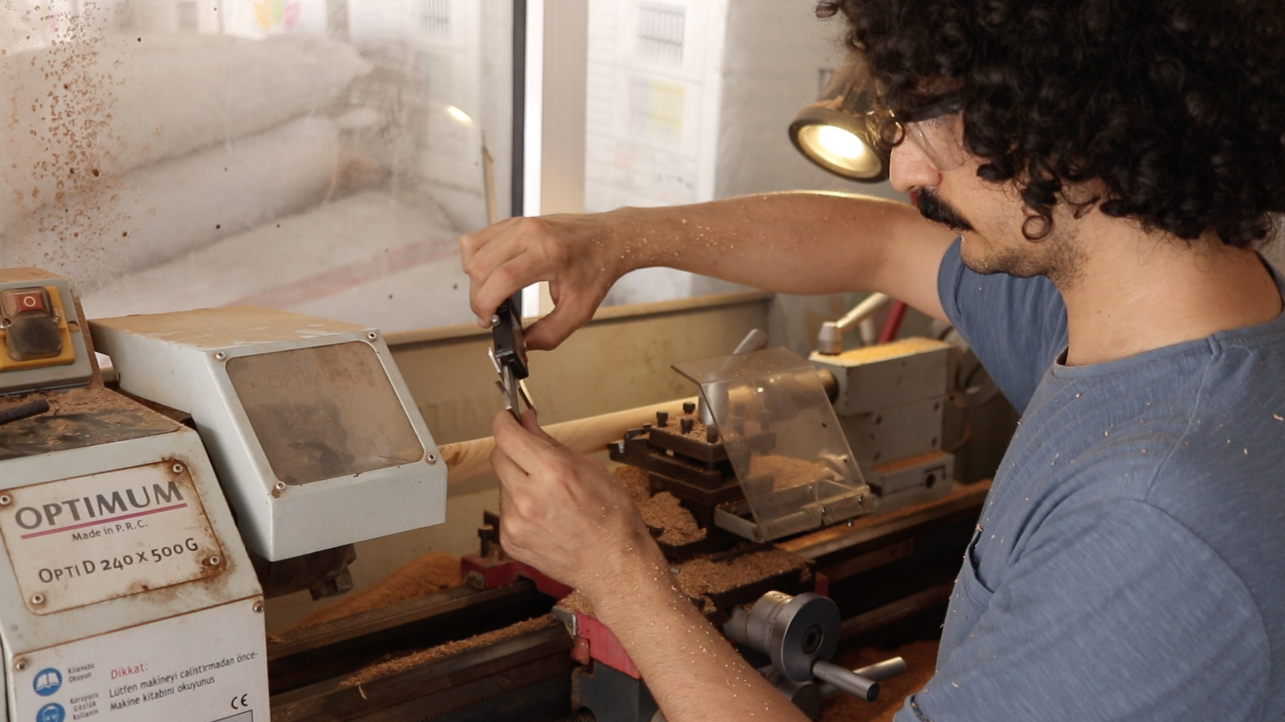Canberk Ulaş makes duduk in his atelier