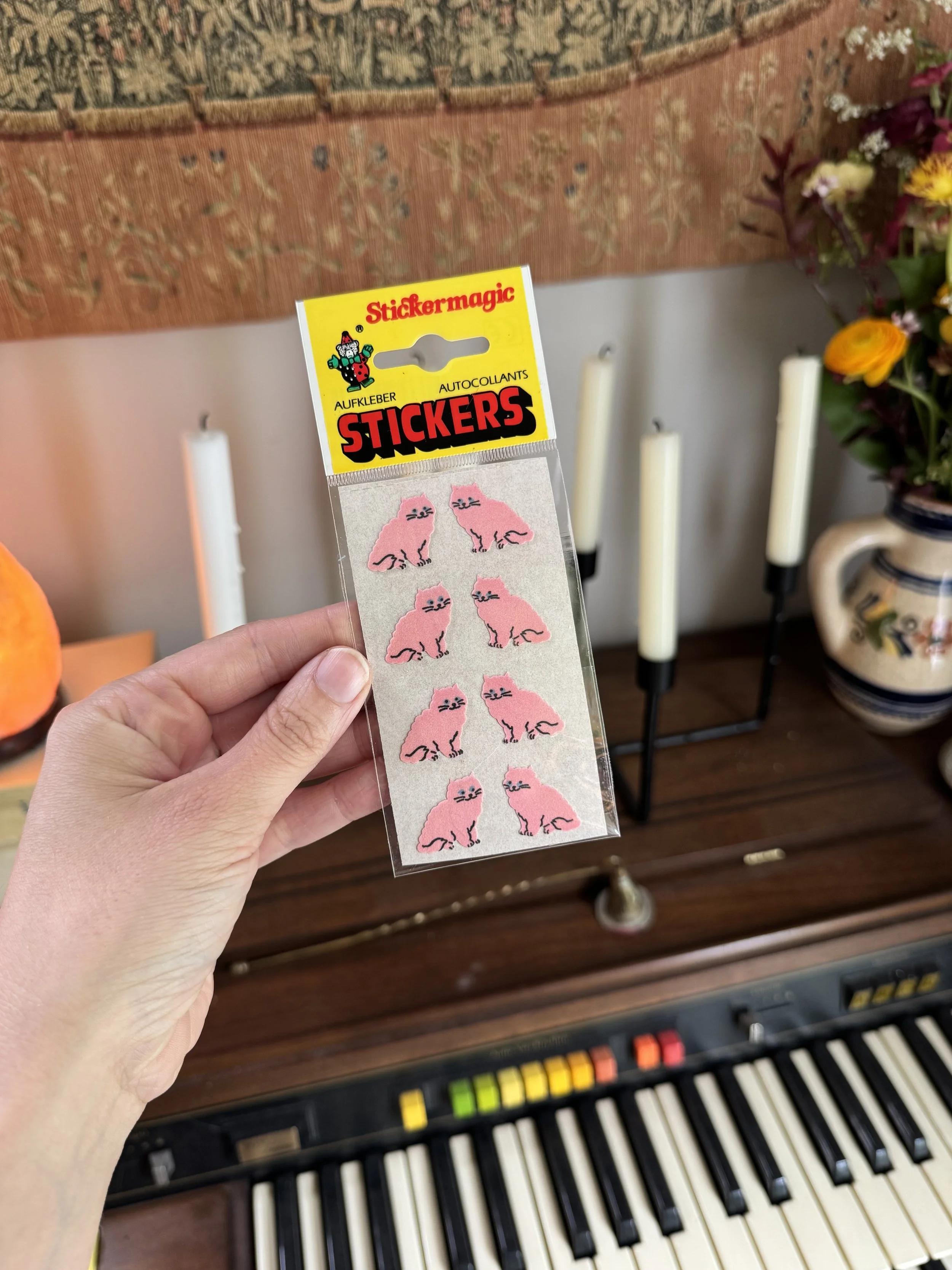 Stickers vintage - chat Adélard rose (peluche)
