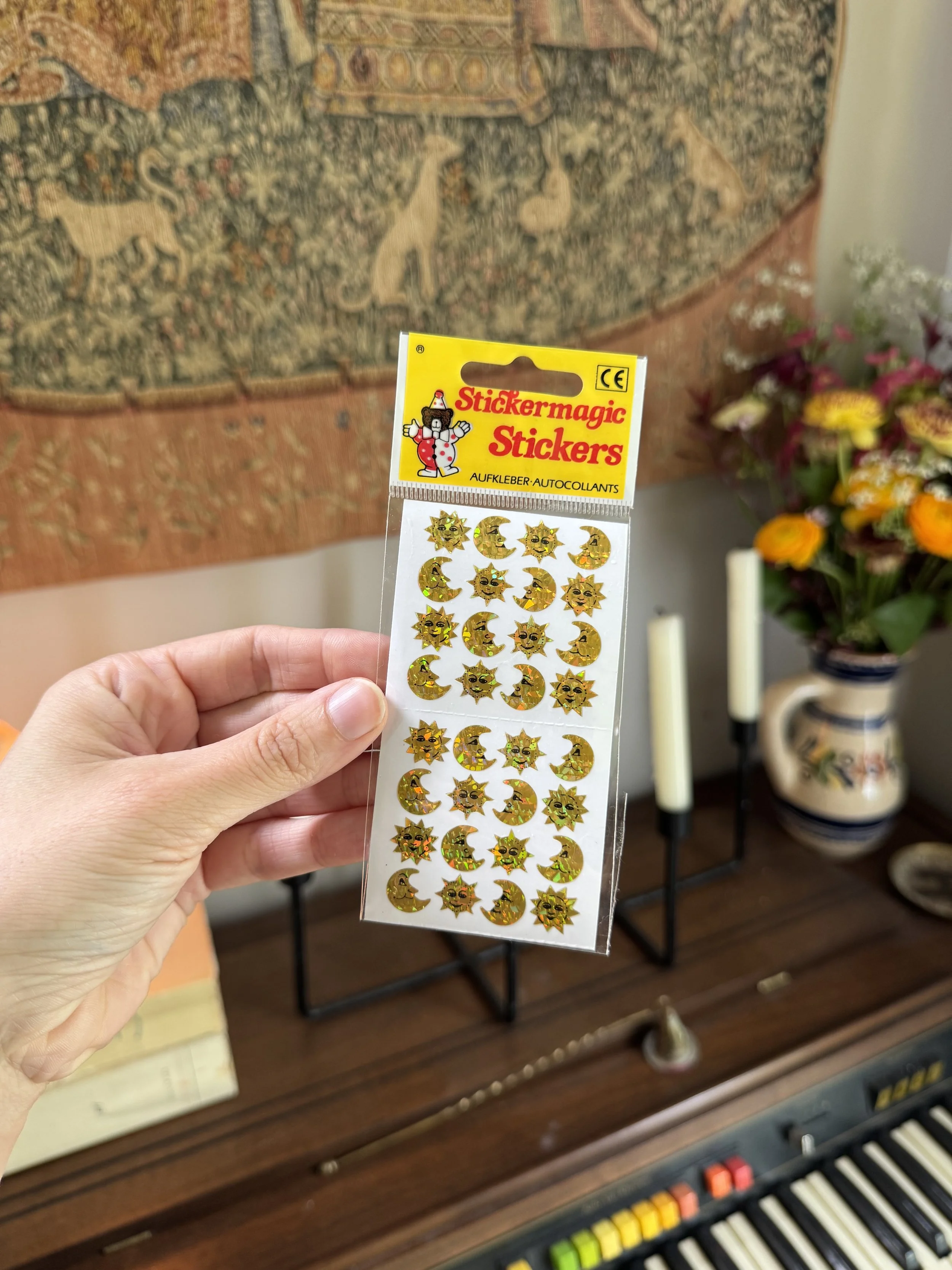 Stickers vintage - soleils et lunes (luisant)