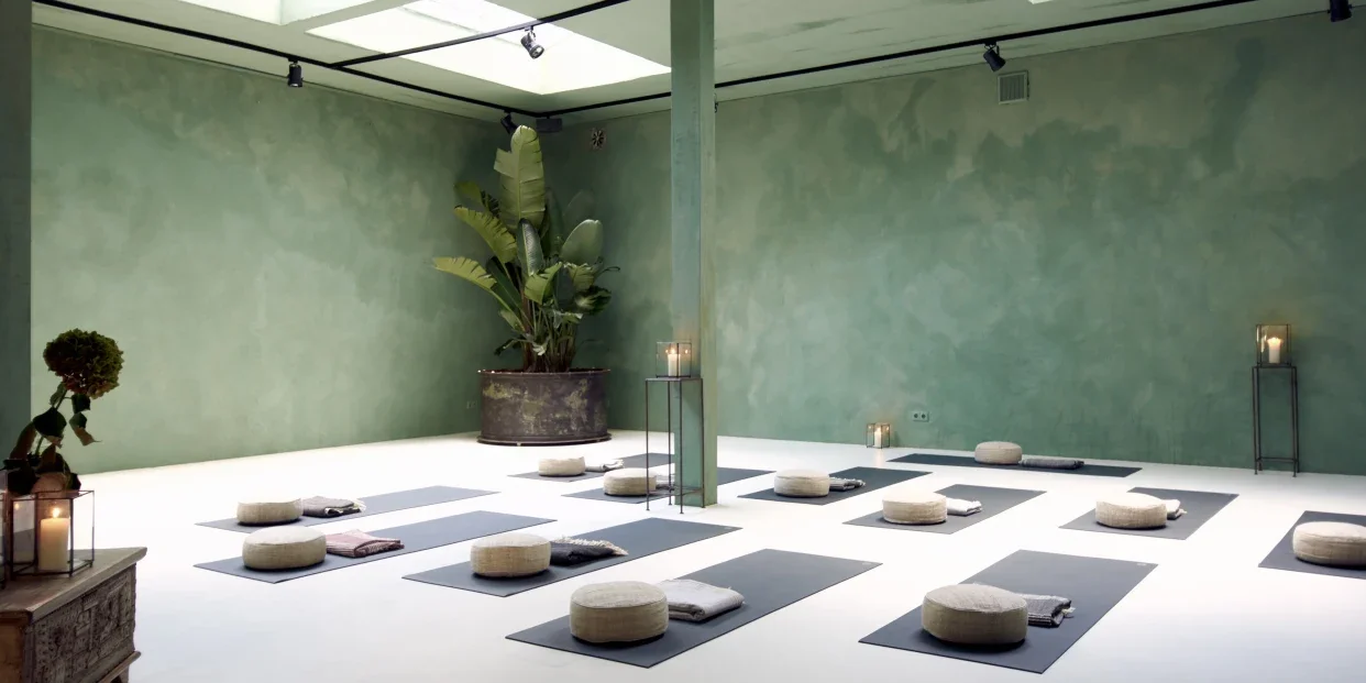 REST IN RESONANCE: The White Door STUDIO, Amsterdam