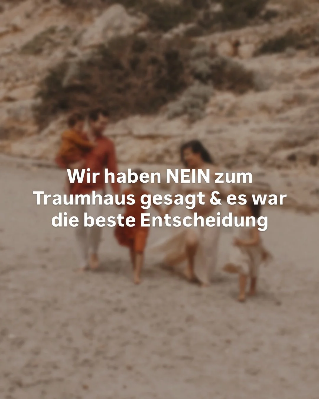 Ich habe Nein zum Traumhaus gesagt. Und es war die befreiendste Tat meines Lebens 🏡

Wir verbringen so viel Zeit damit, uns abzusichern. Wir bauen H&auml;user, wir sparen, wir planen Plan B, C und D. Ich war an genau diesem Punkt: Das Traumhaus war 