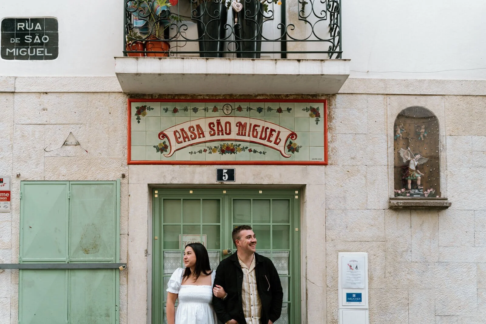 Alfama-Lisbon-Engagement-Photos-14.jpg