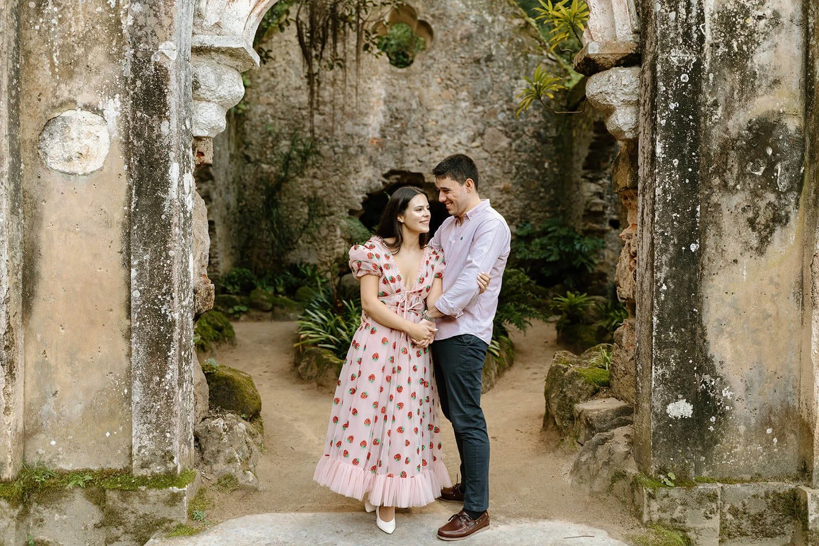 Palacio-Monserrate-Engagement-Photos-2.jpg