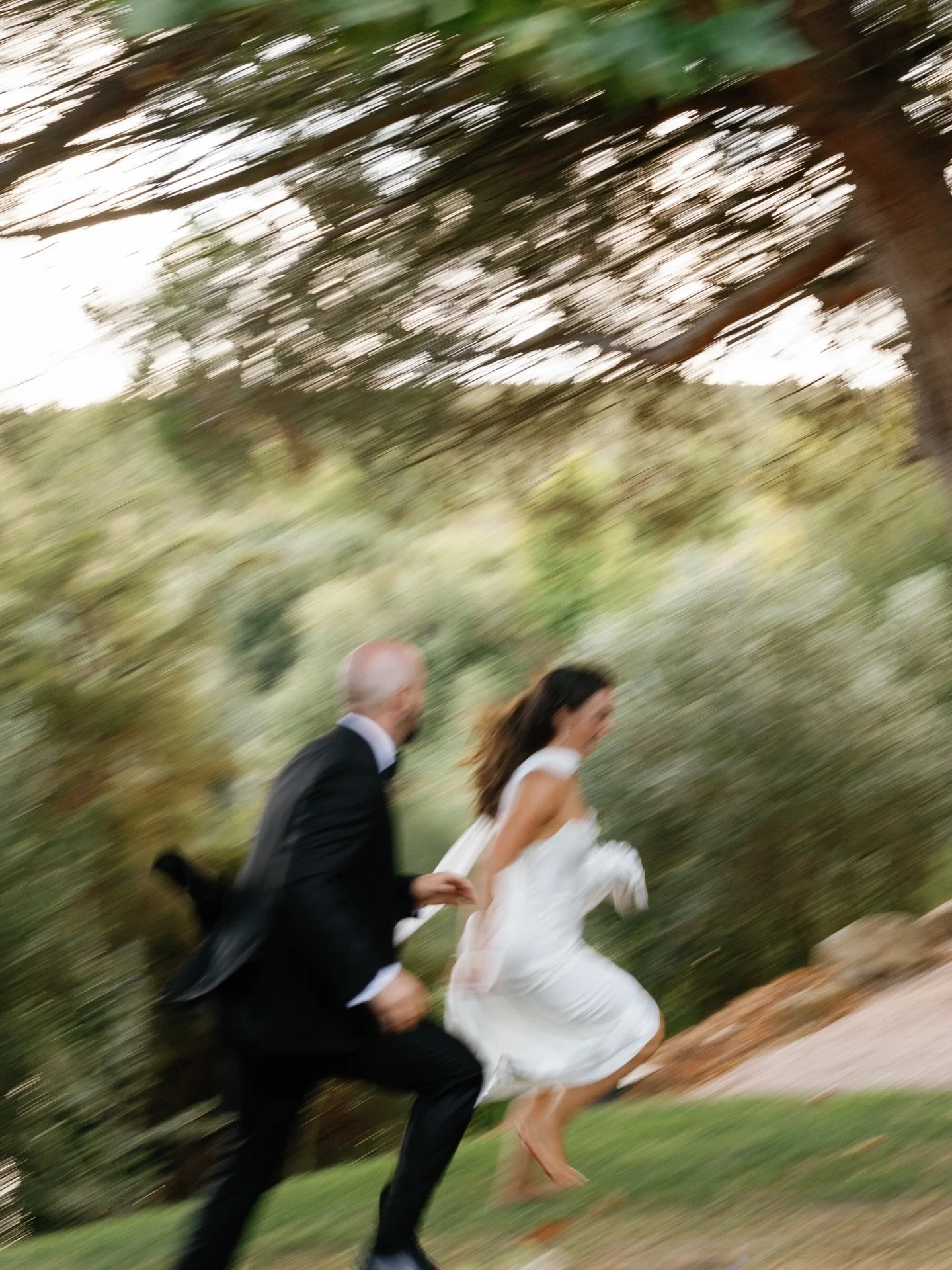 In a blur // Laurence + Sam wedding at @quintadabichinha