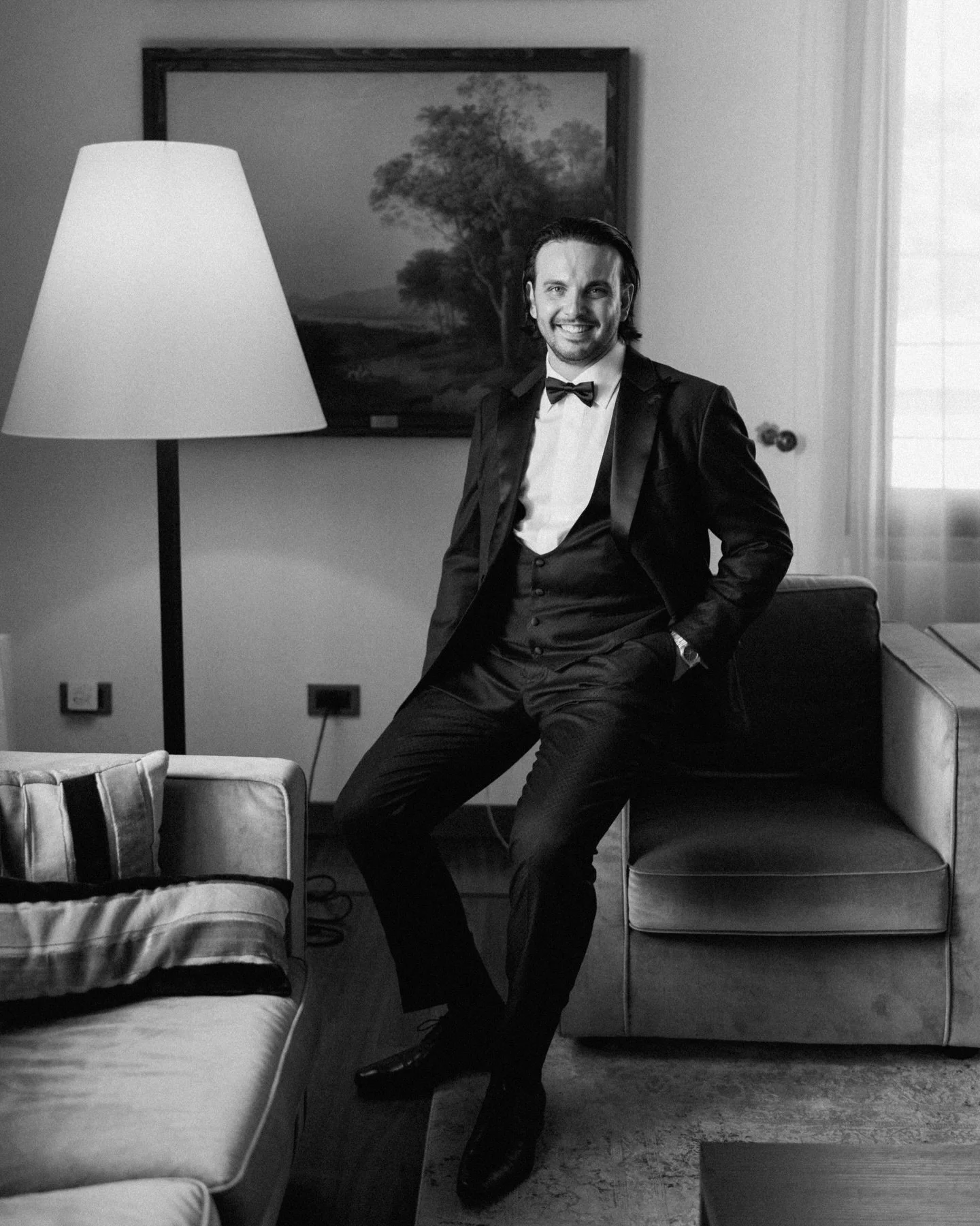 Joana + Federico getting ready at @castellovisconteo. 
A 2025 favourite, celebrating a Portuguese&ndash;Italian love story inside a 13th-century castle.

#europeweddingphotographer #italyweddings