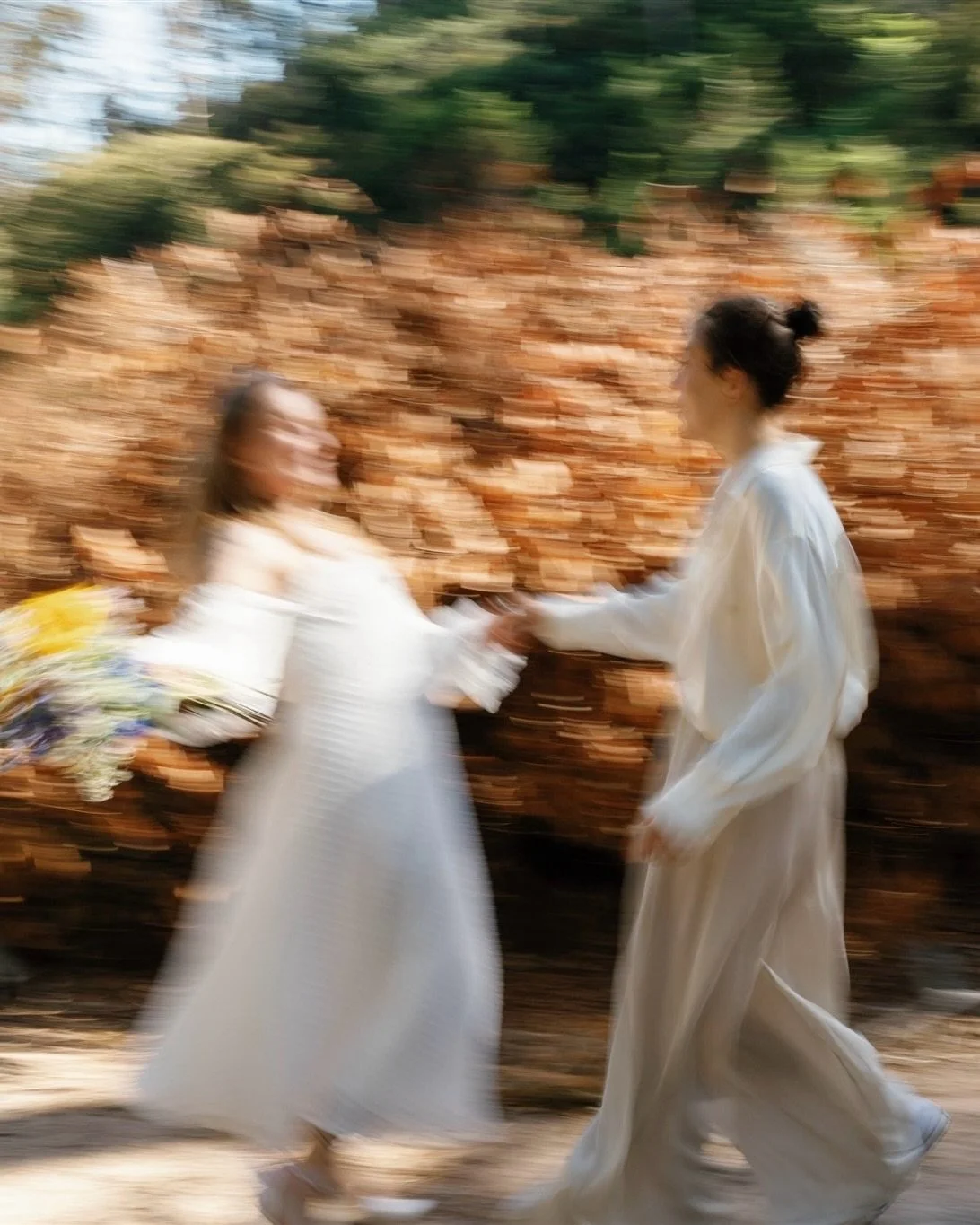 Siren + Sophie&rsquo;s elopement in Portugal was really special. 

We started in Lisbon, at their airbnb by S&atilde;o Jorge Castle - getting ready, finishing their vows, and with their dog Remy in a bow tie taking his role very seriously (photos com
