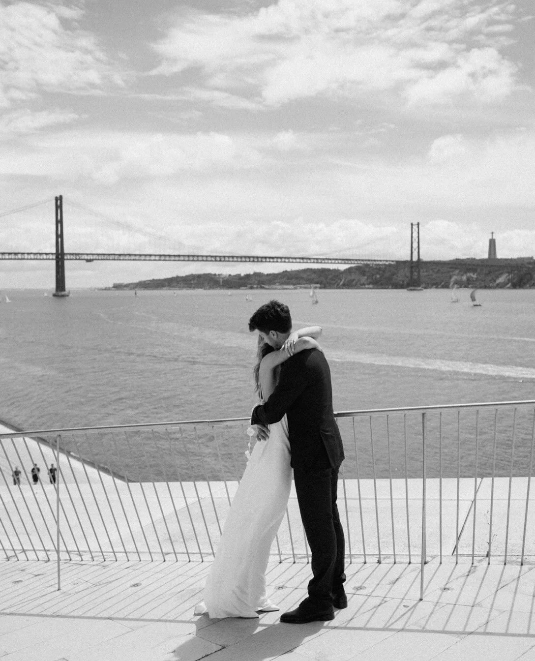 My love for black and white photos is infinite. There&rsquo;s something about it that makes a photo feel truly timeless. 
Nothing better to describe Nikita and Rob&rsquo;s wedding in the middle of Lisbon.