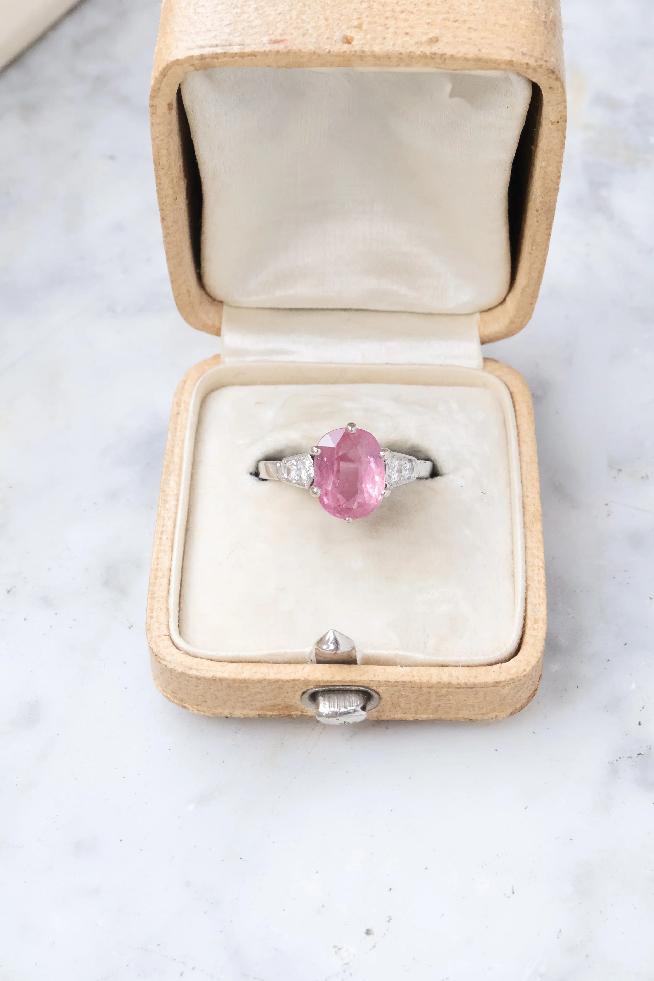 bague saphir rose et diamants