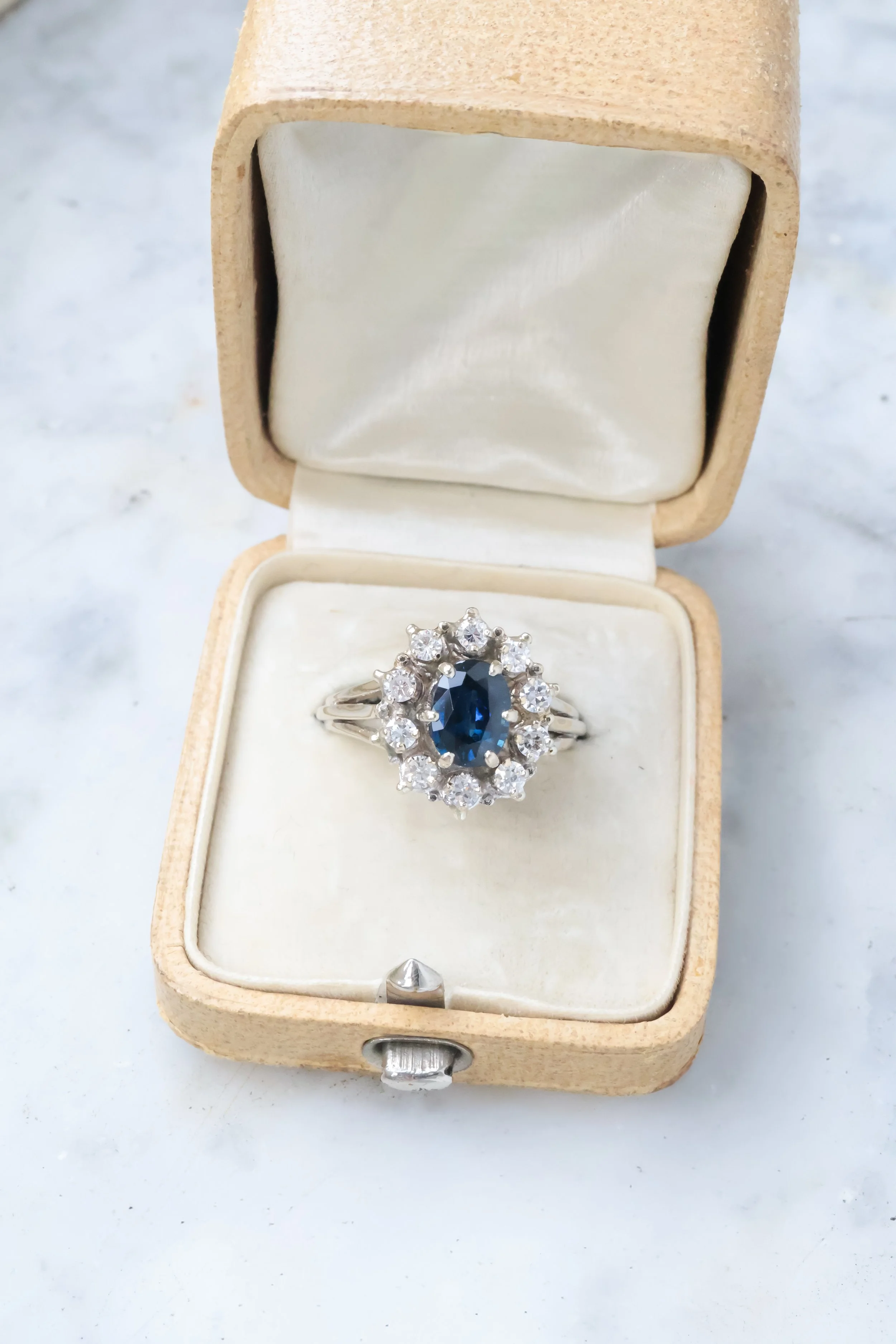 marguerite vintage saphir et diamants