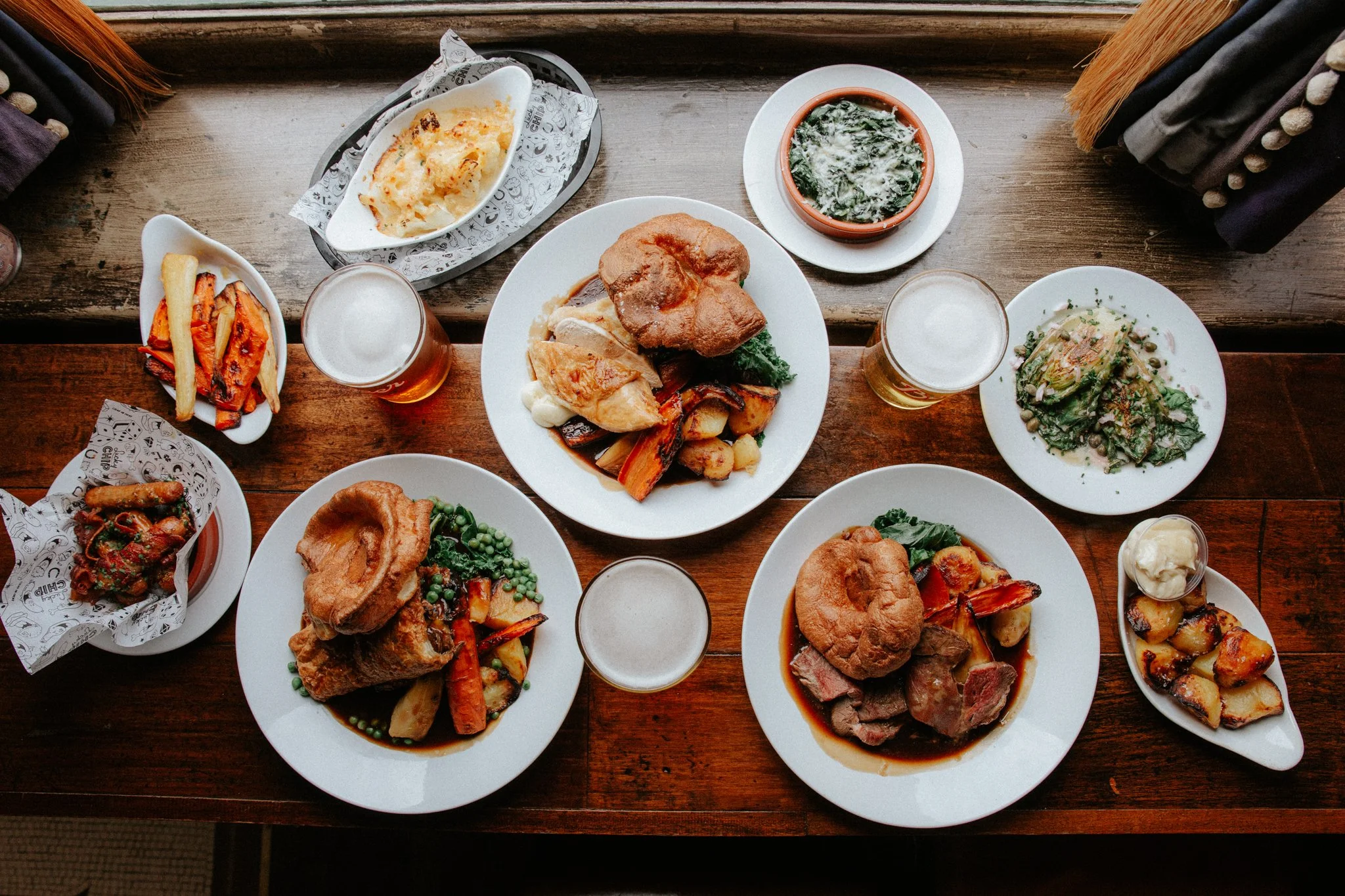 Pub food at The Great Exhibition, East Dulwich, including hearty Sunday roasts and bar snacks