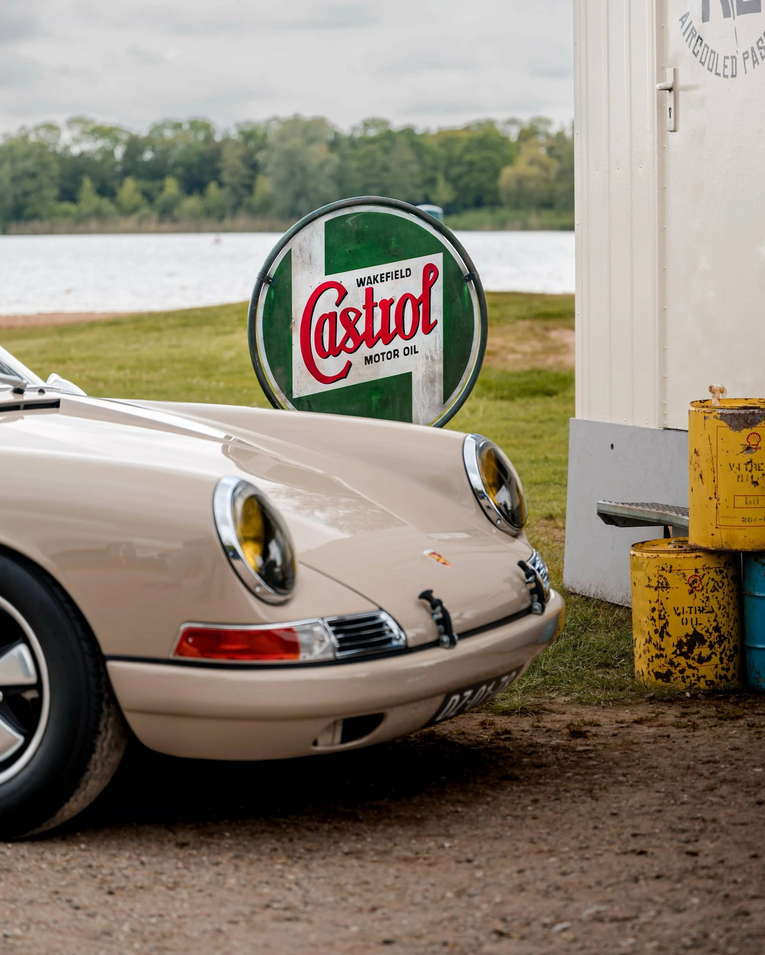 I spent time at @rico_customs stand at @puurporschemagazine Porsche meet. They created a setup like an old fuel station, which matched perfectly with their focus on restoring and customizing classic Porsches. You can tell they&rsquo;re really dedicat