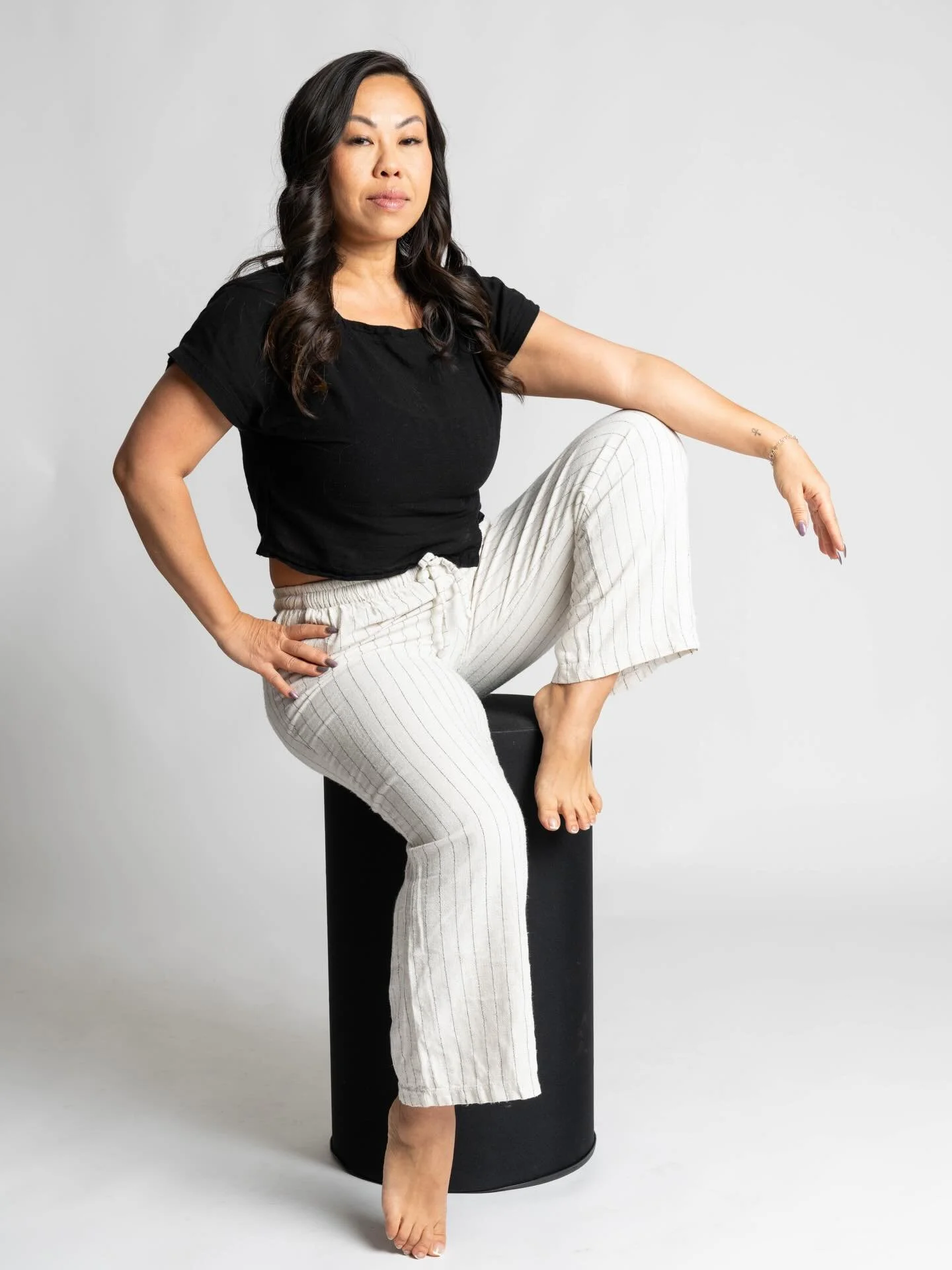 Meet Jo! Today she launched her new color called &ldquo;JO&rdquo; Lip Serum with Thrive Cosmetics!!! We are beyond excited for her and all her continued success and love she brings to the world. 
.
.
.
#modelstatus #maturemodels #compcardshoot #dalla