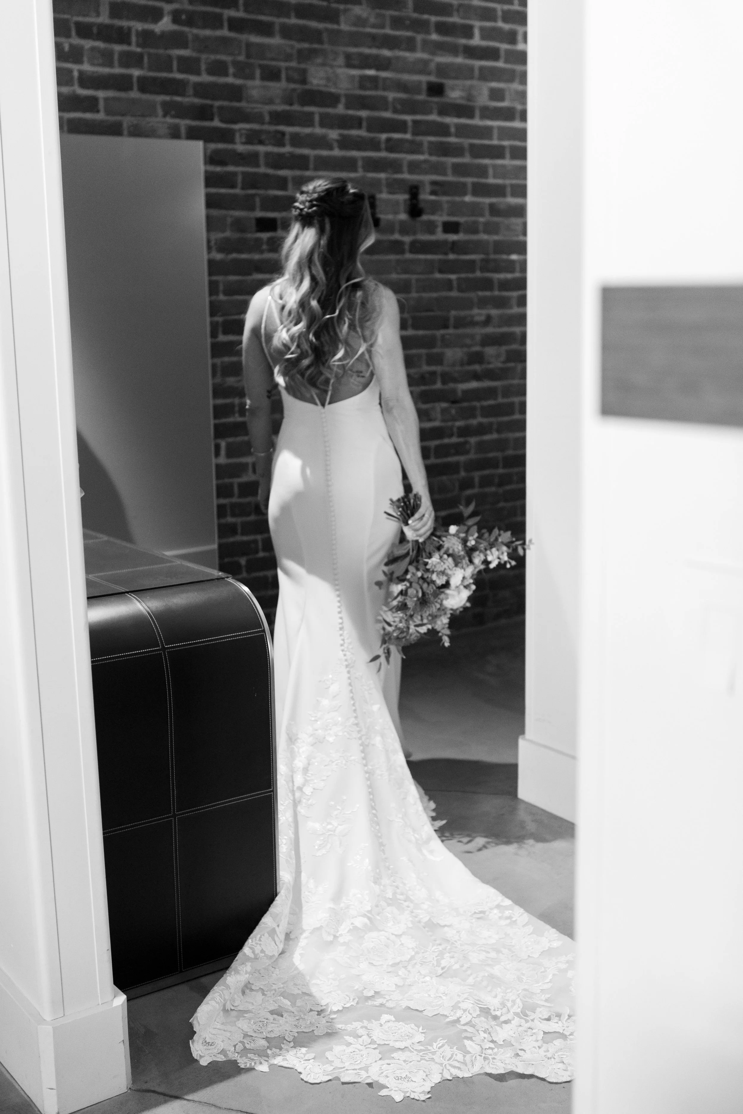 ELYSE AND TYLER_SNEAK PEEK_102123-9.jpg