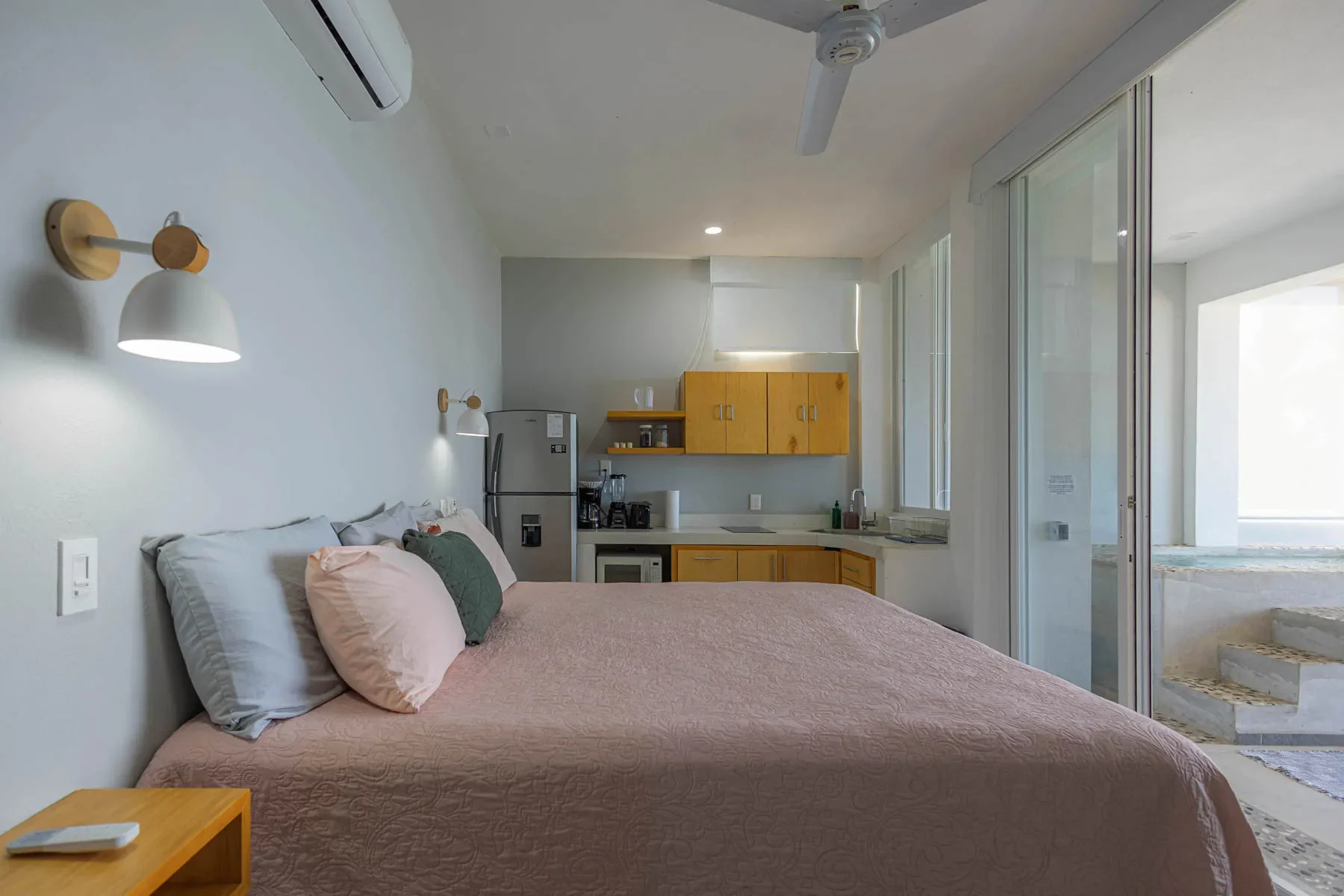 Studio #2 October 2023 web size (2).webp