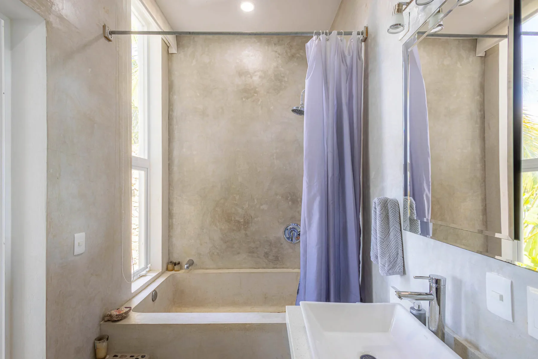 Studio #3 October-2023 web size (18).webp