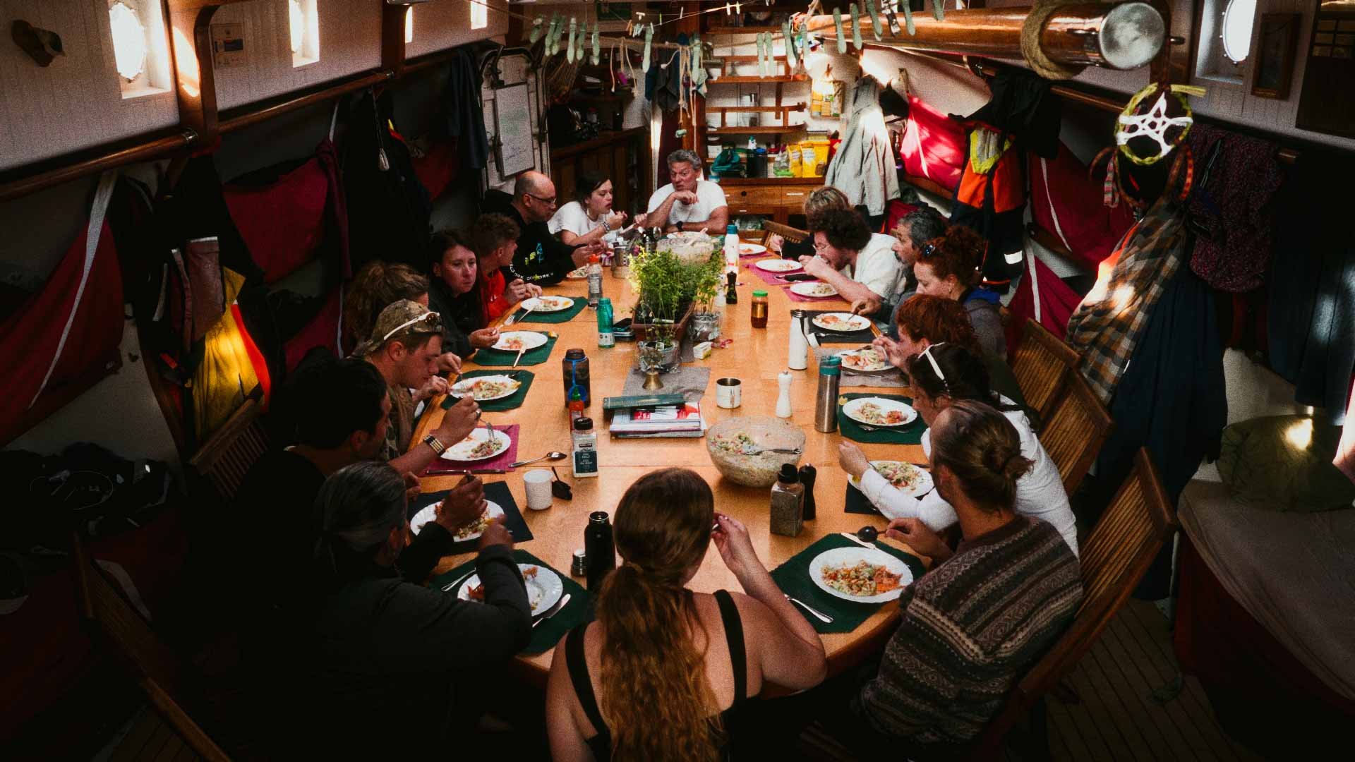 ÉPISODE #2_VF.00_04_23_11.Still037.jpg