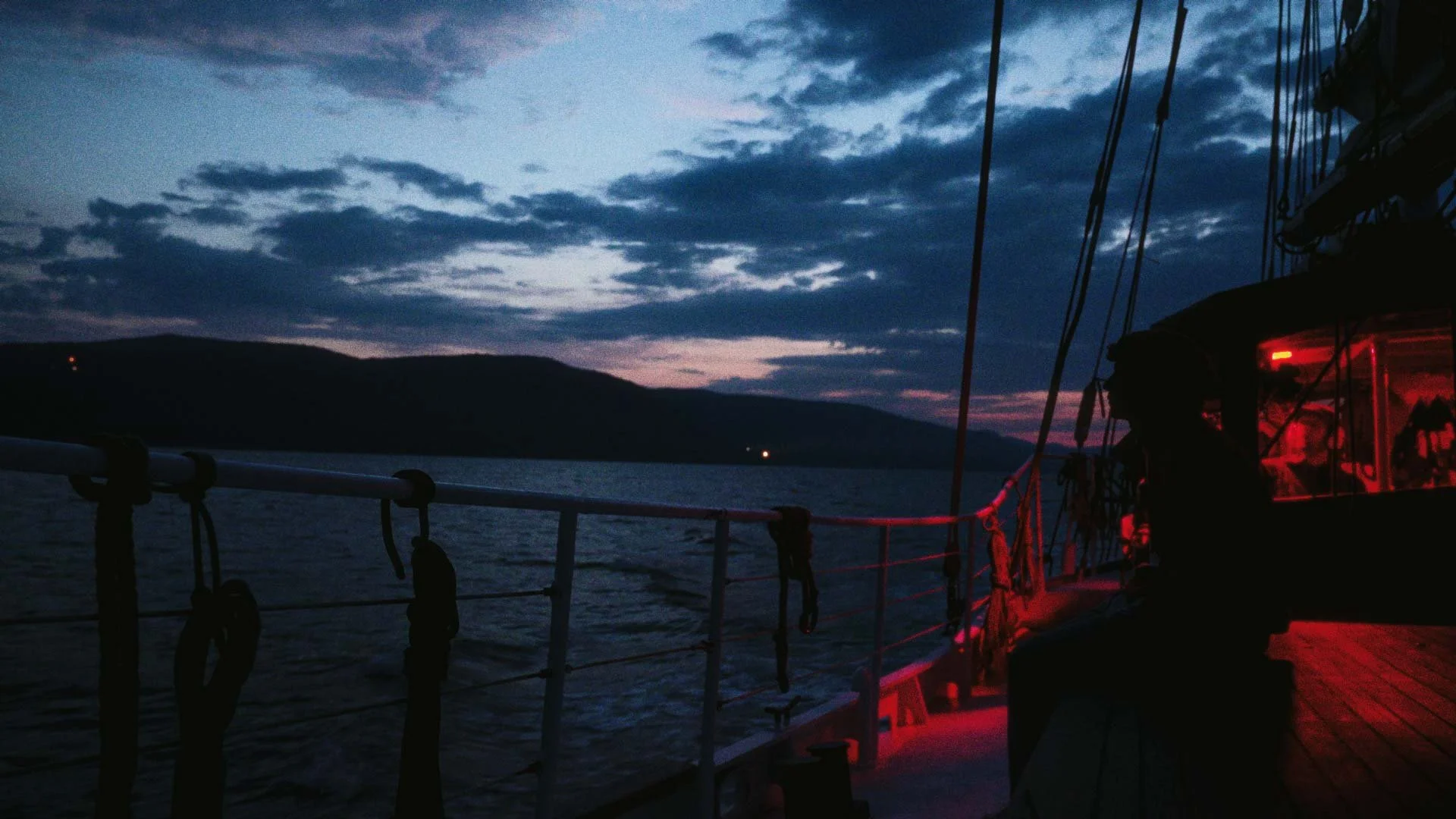 ÉPISODE #1_VF.00_04_51_16.Still033.jpg