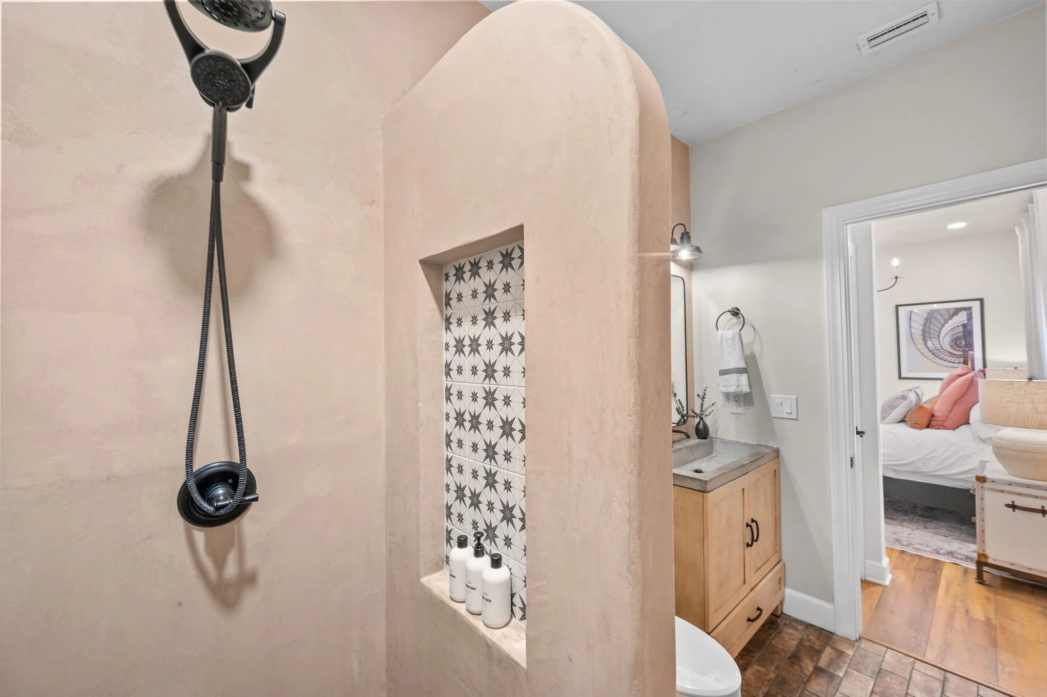 58-web-or-mls-111 Lincoln St-58.jpg