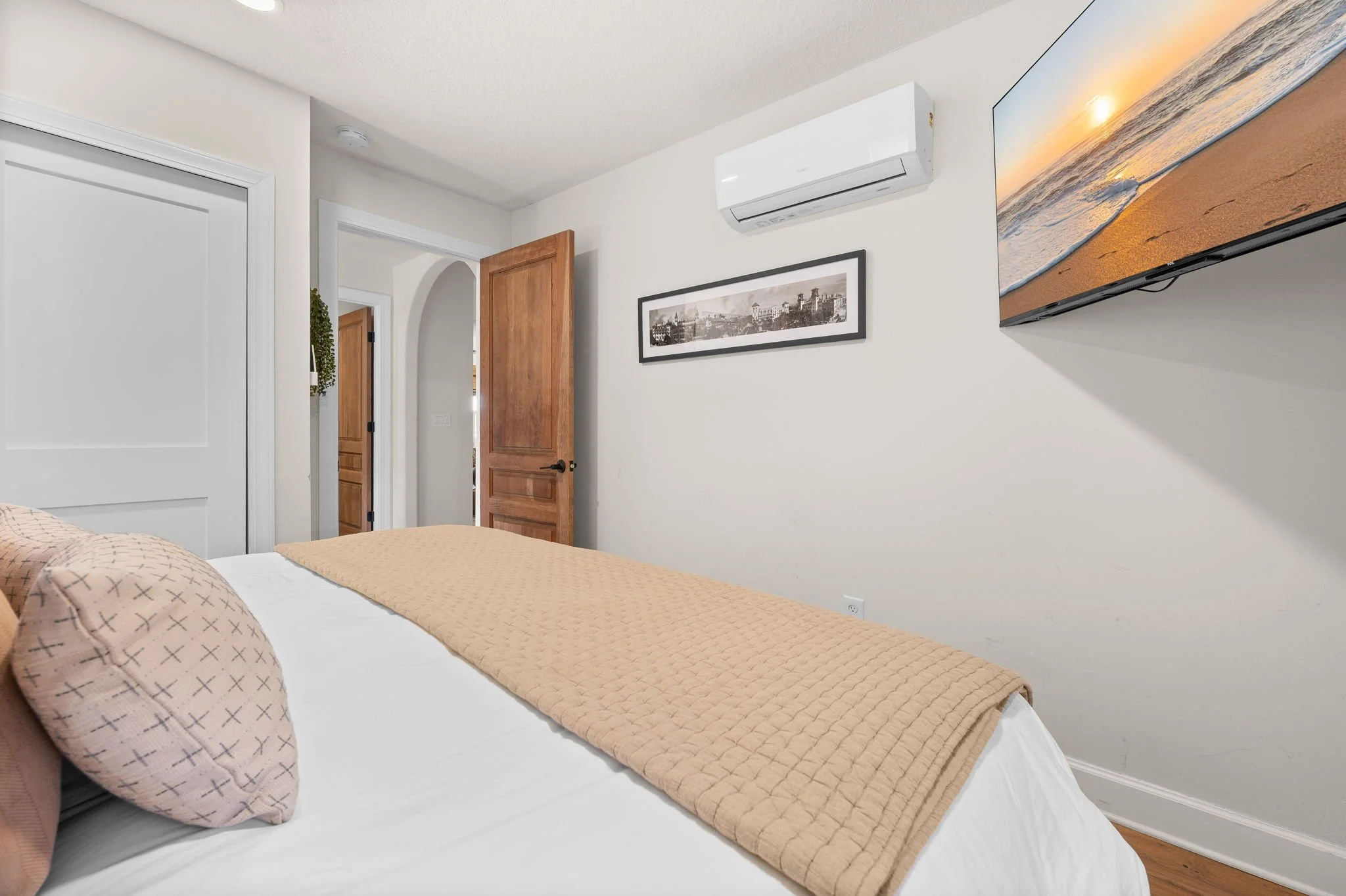 66-web-or-mls-111 Lincoln St-66.jpg