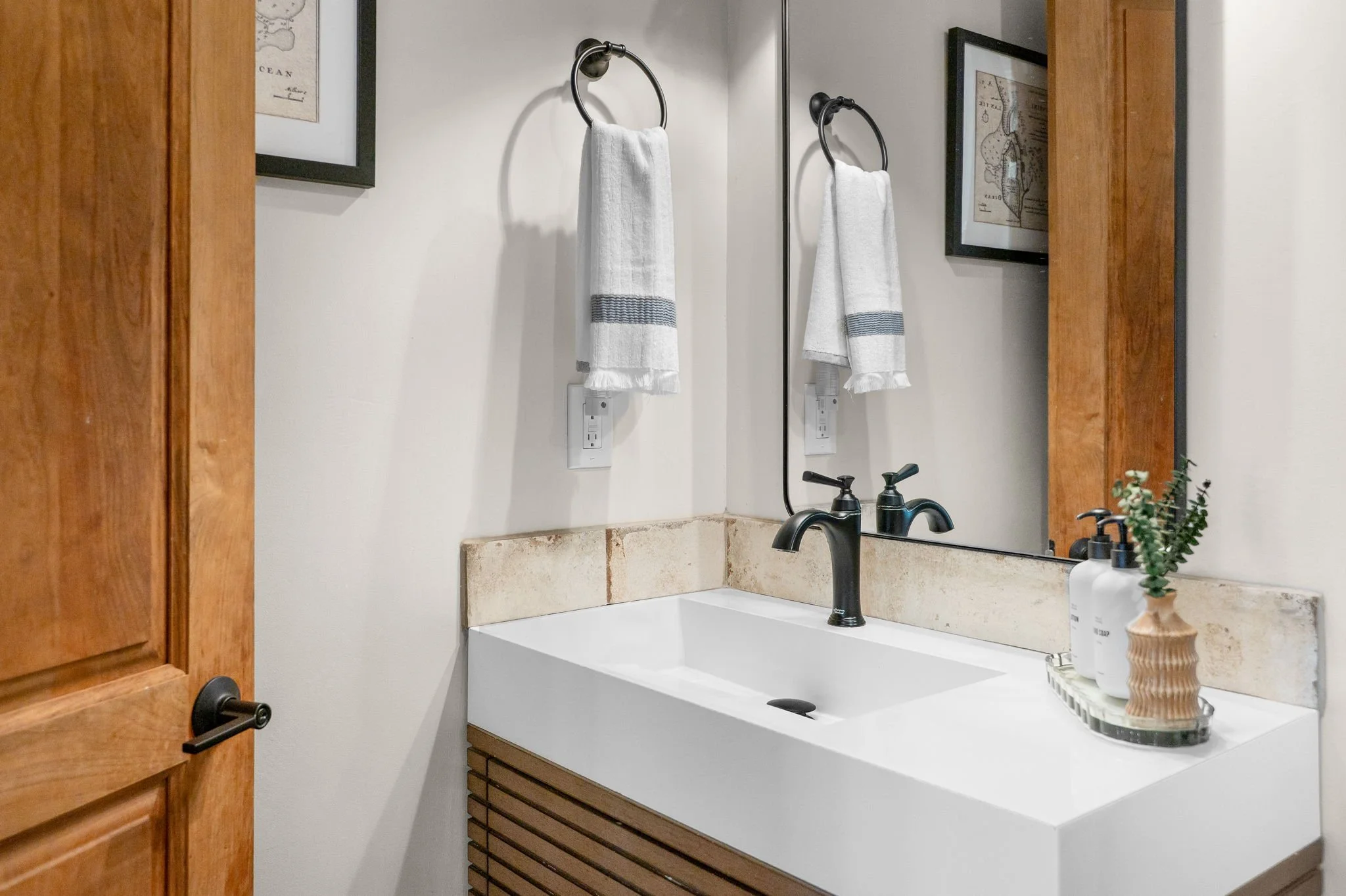 71-web-or-mls-111 Lincoln St-71.jpg