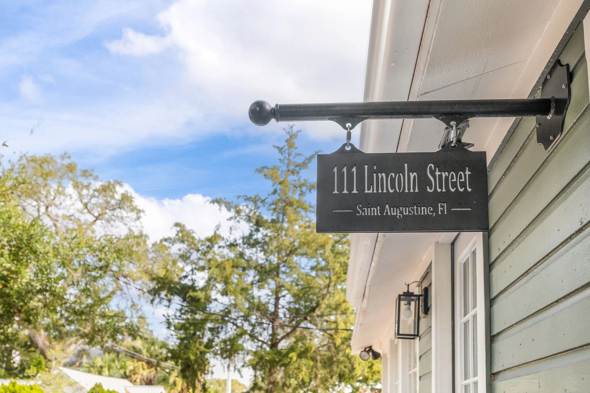 4-web-or-mls-111 Lincoln St-4.jpg