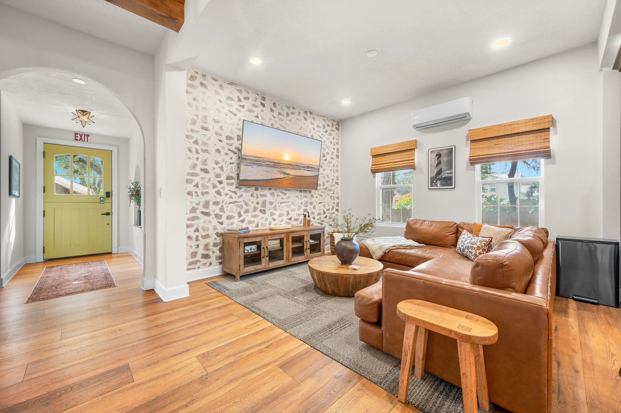 10-web-or-mls-111 Lincoln St-10.jpg