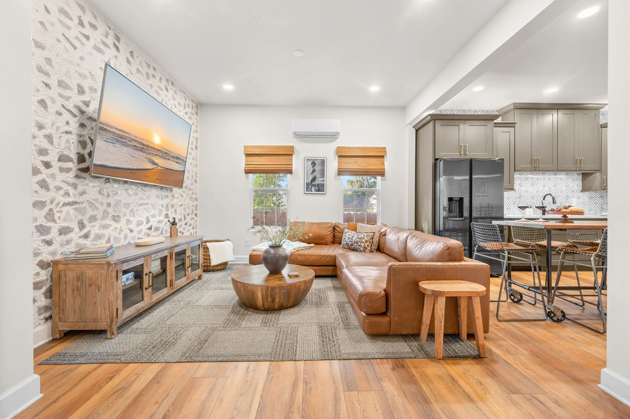 14-web-or-mls-111 Lincoln St-14.jpg