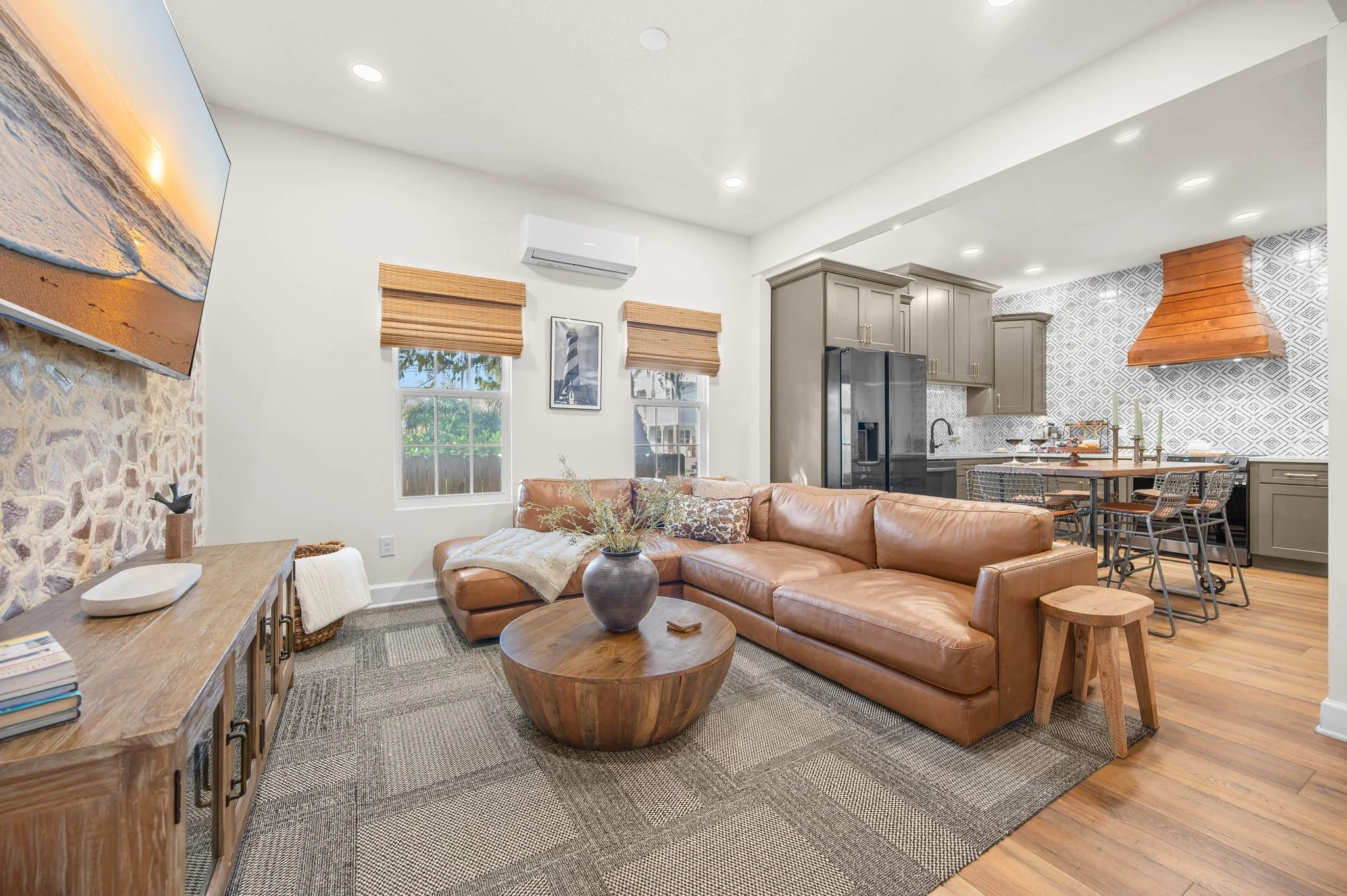 18-web-or-mls-111 Lincoln St-18.jpg