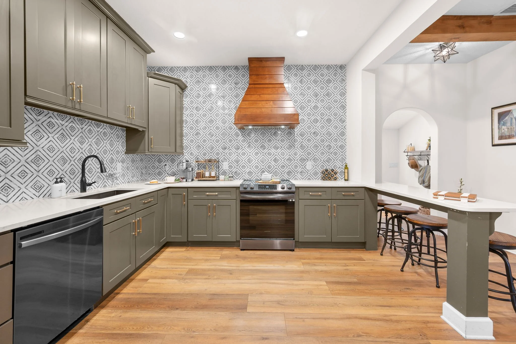 27-web-or-mls-111 Lincoln St-27.jpg