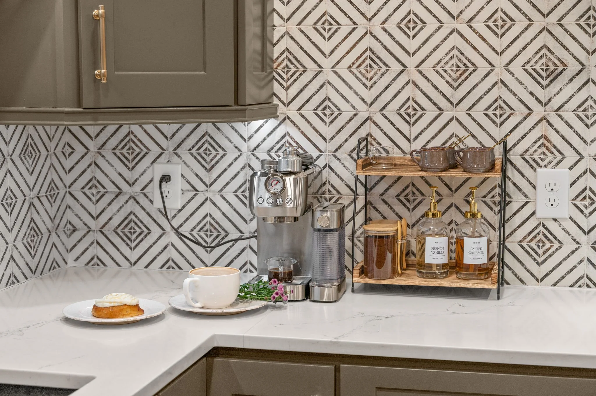 28-web-or-mls-111 Lincoln St-28.jpg