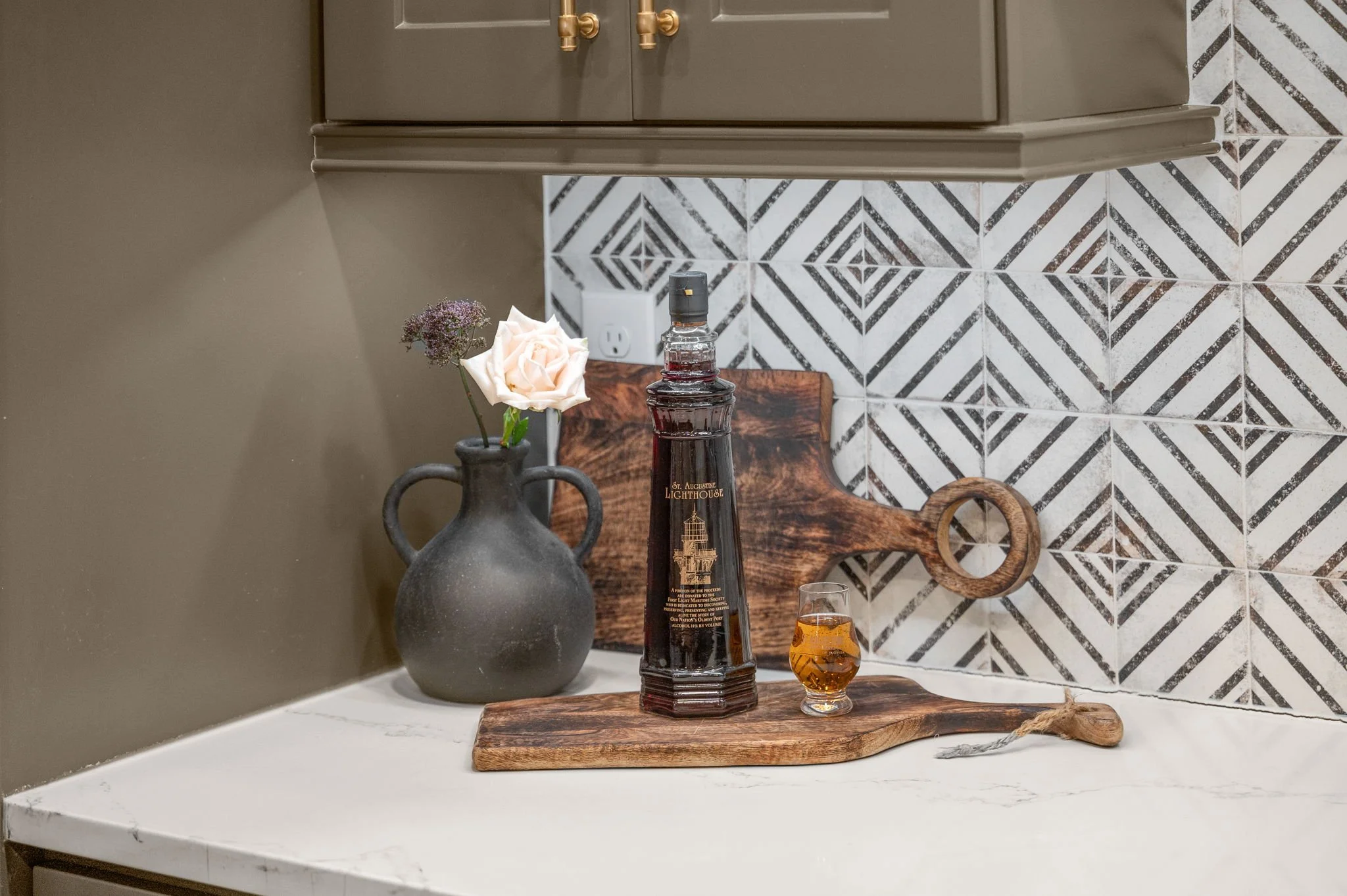 37-web-or-mls-111 Lincoln St-37.jpg