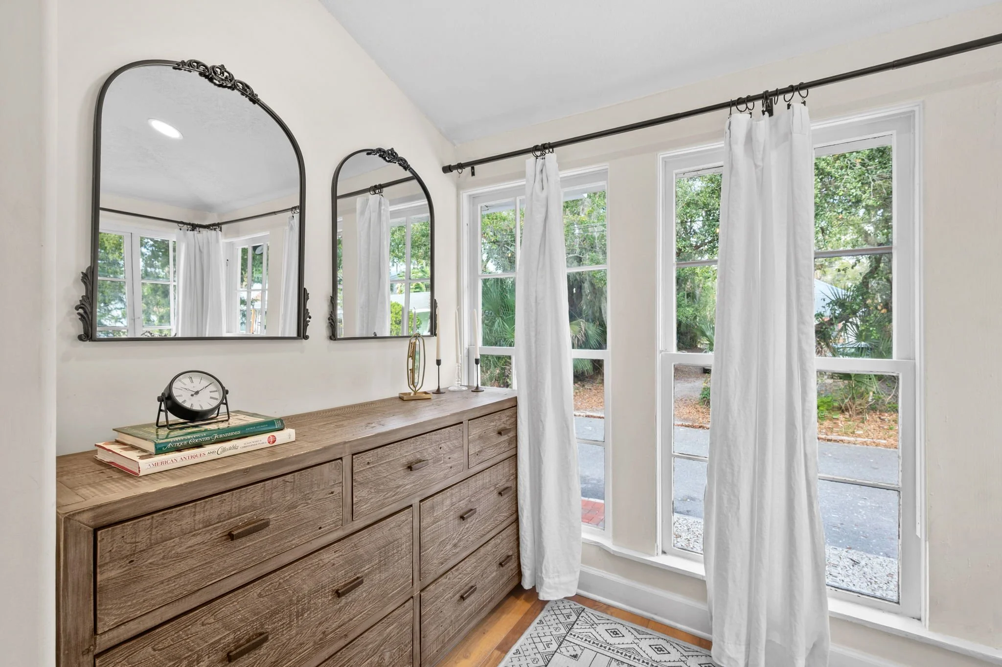 53-web-or-mls-111 Lincoln St-53.jpg