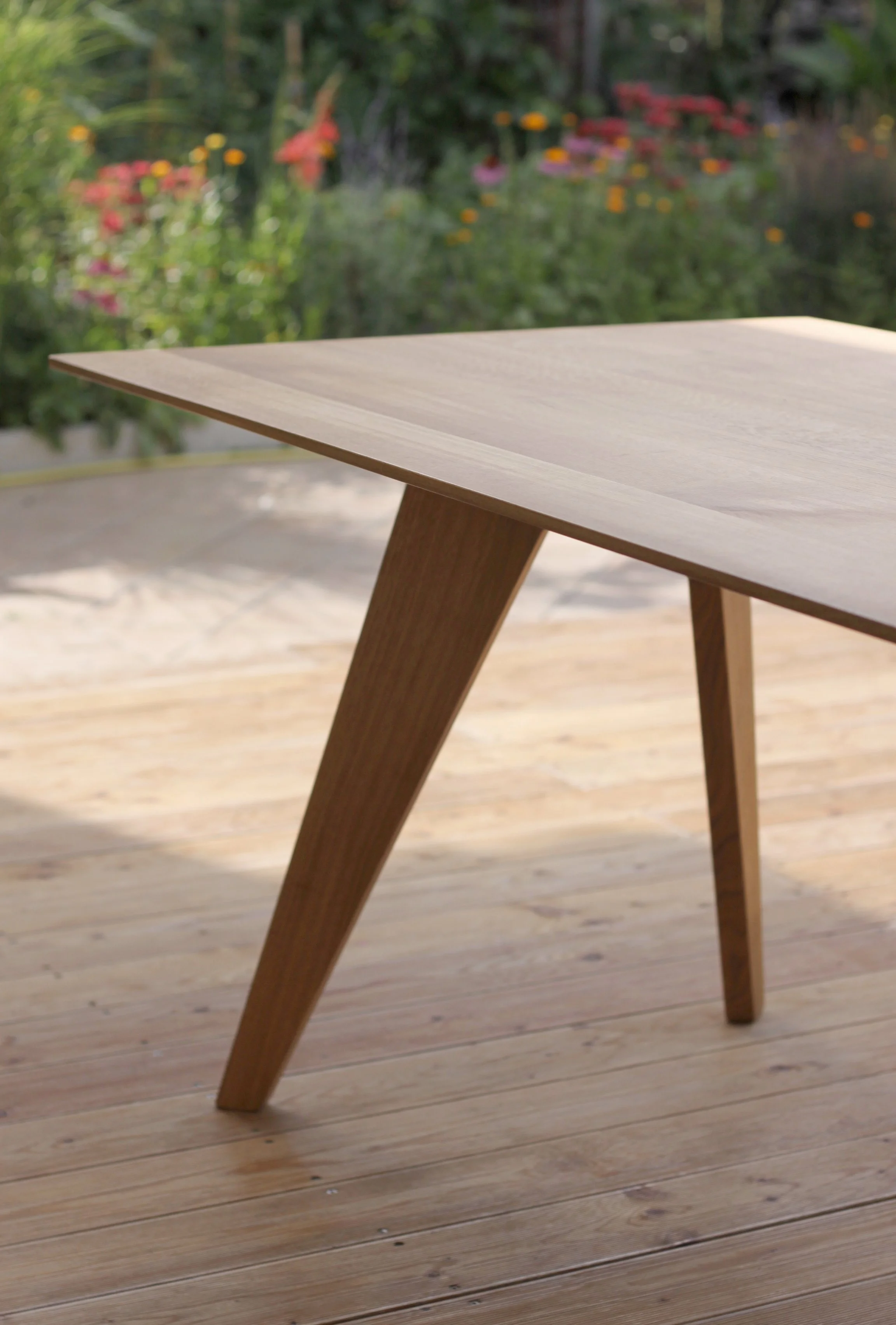Furnitute detail of a oak-wooden table 