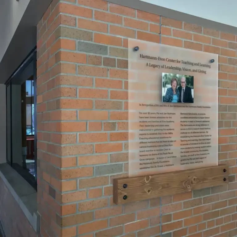 5 Memorial Plaques Wording Ideas for Loved Ones and Donors