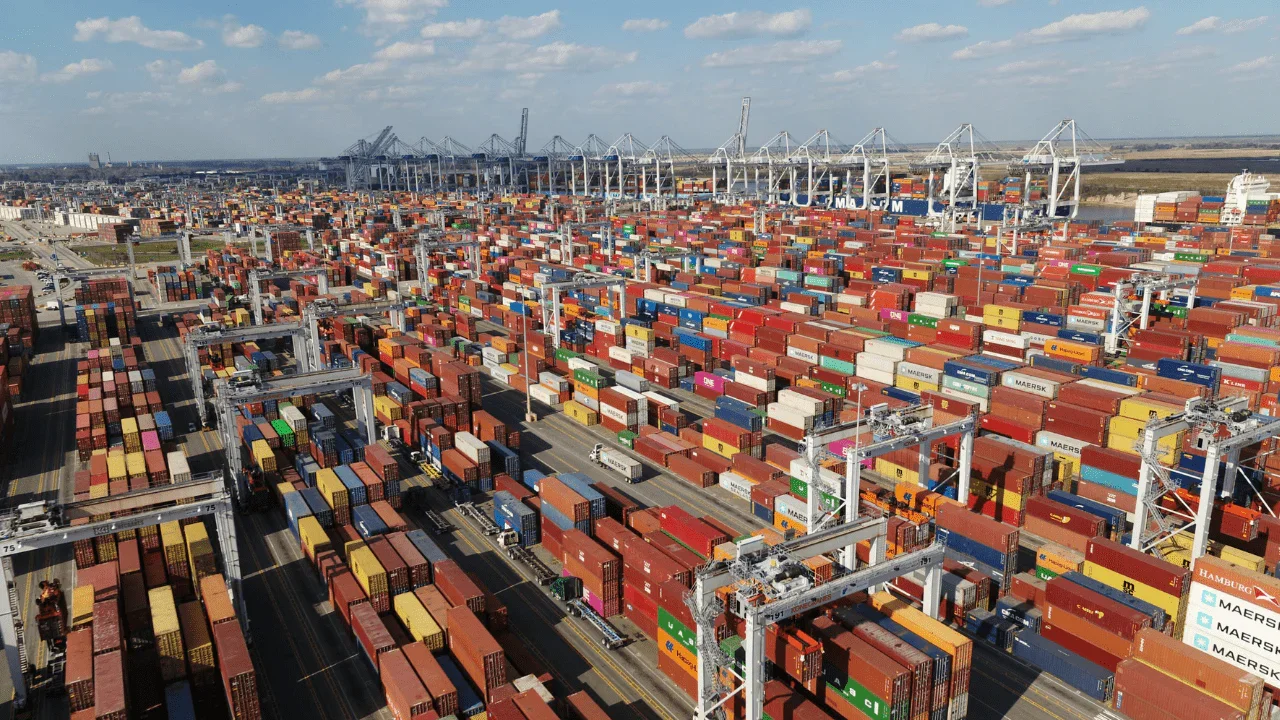 Why Can’t I Buy Shipping Containers Directly from the Port?