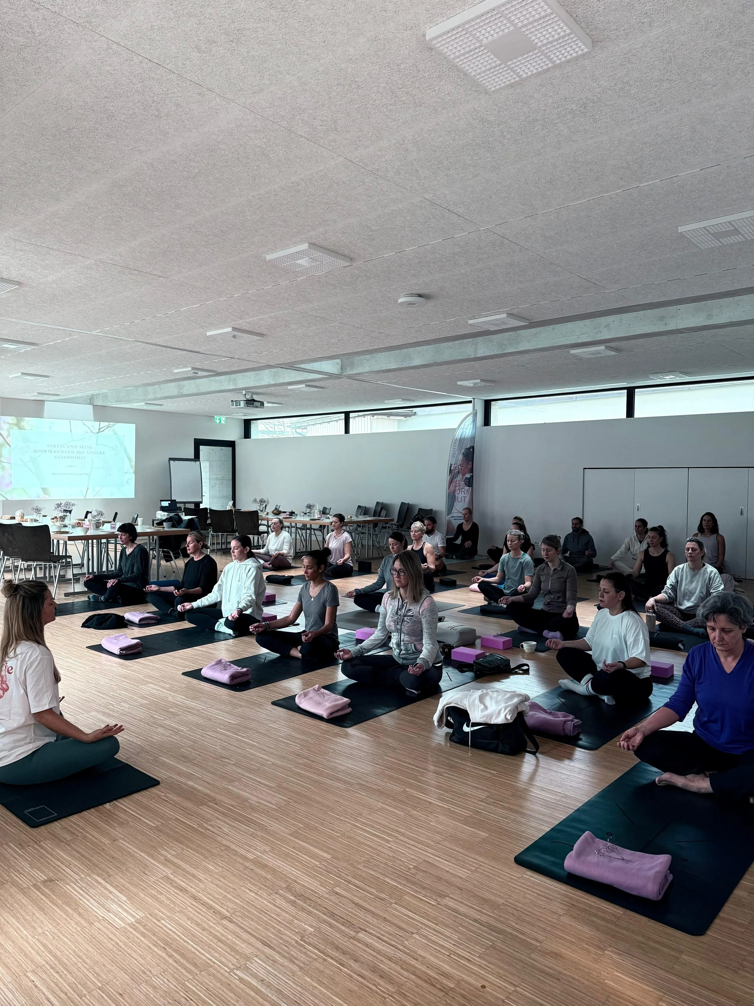 Yoga für Events, Yoga für Geburtstage, Firmenyoga, Yoga in Konstanz, Yoga für JGA, Yoga für besondere Anlässe