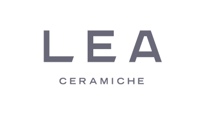 Logo mit dem Text "LEA CERAMICHE" in grauer Schrift auf schwarzem Hintergrund.