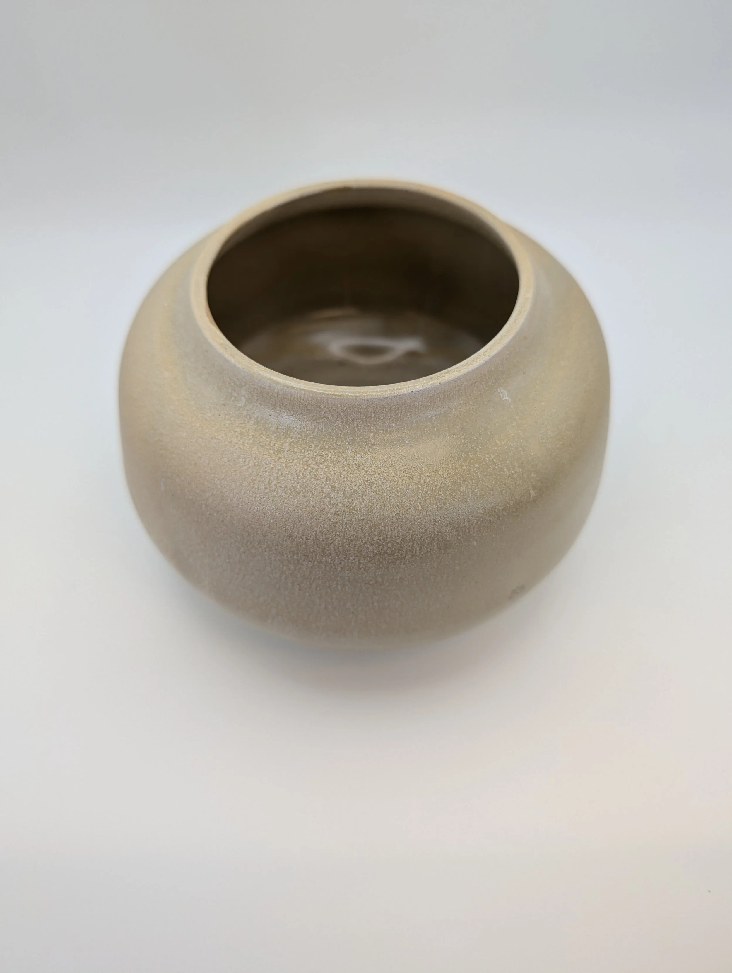 Smith_Warwick Short Round Vase 2.jpg