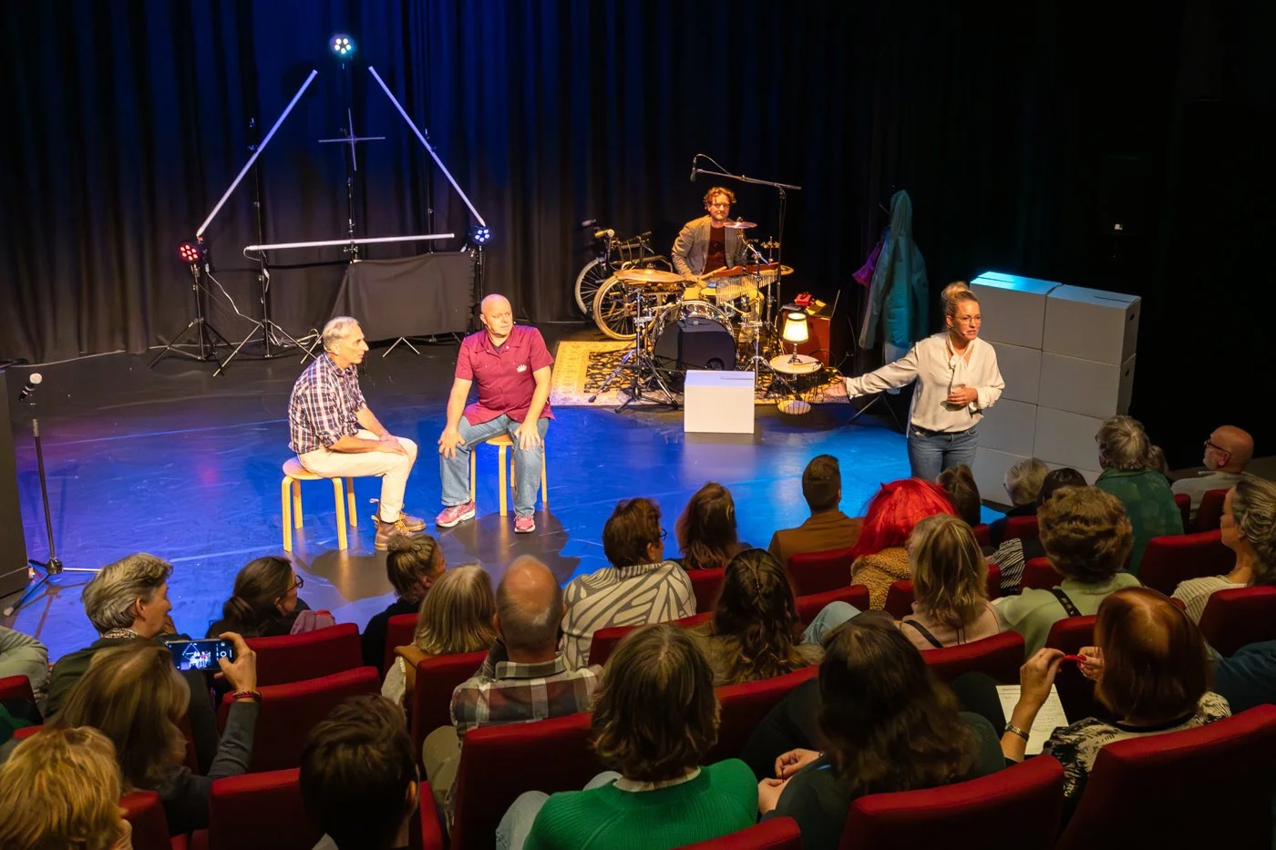 Interactief muziektheatervoorstelling Zie Mij, over samenwerking met naasten in de zorg en het zorgteam van de toekomst