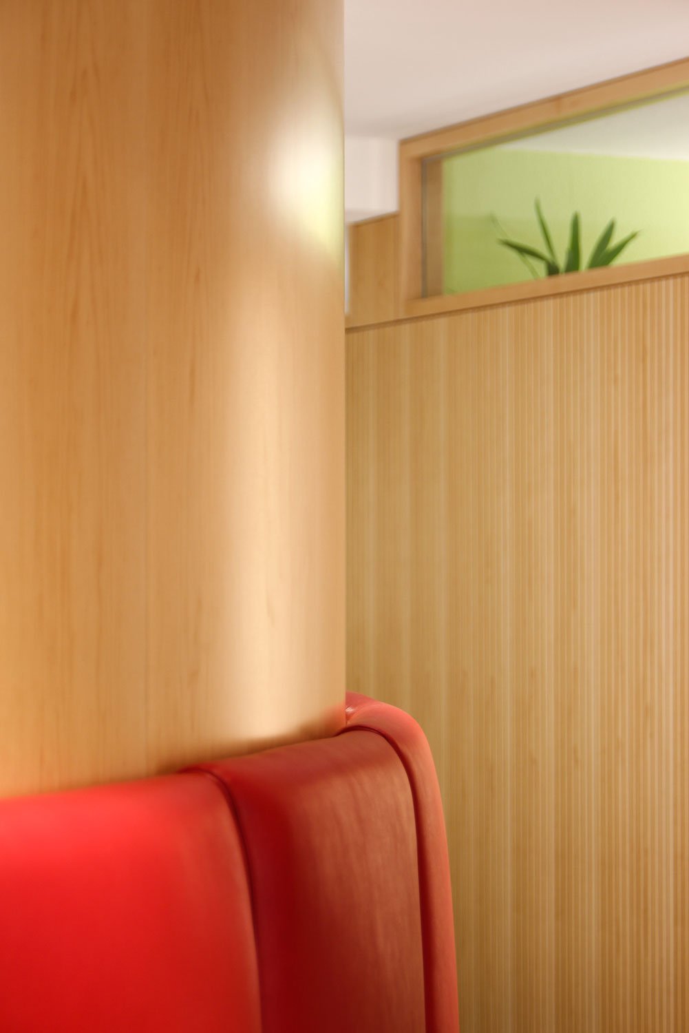 holzrotunde eingangsbereich