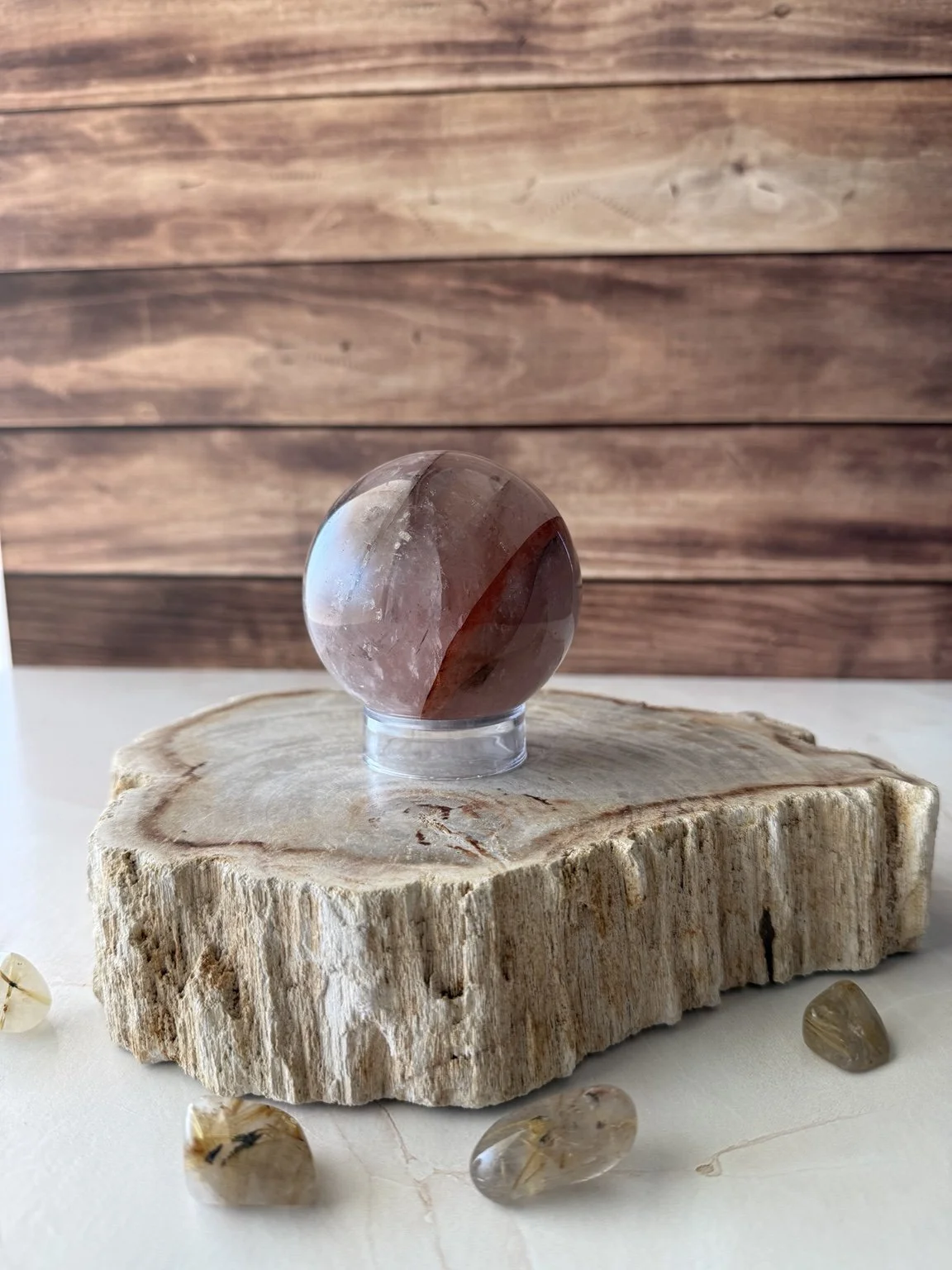 Quartz wit Hematoid Sphere