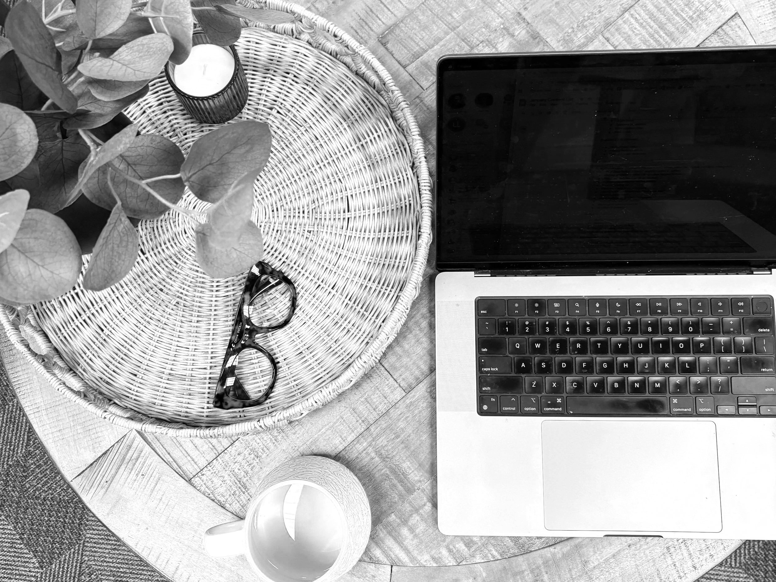 We work hard to make your clients, social platforms, and marketing experience an aesthetically pleasing experience